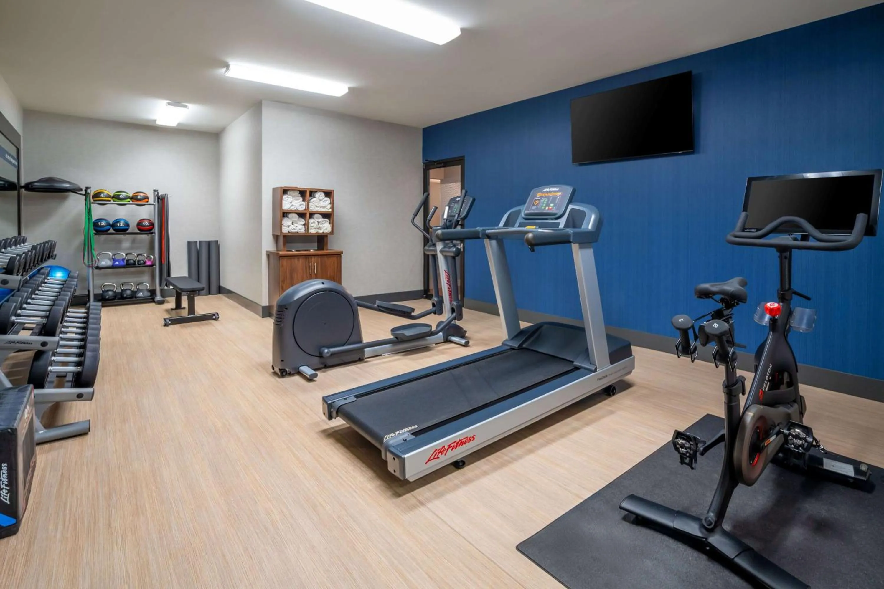 Fitness centre/facilities in Hampton Inn Mitchell