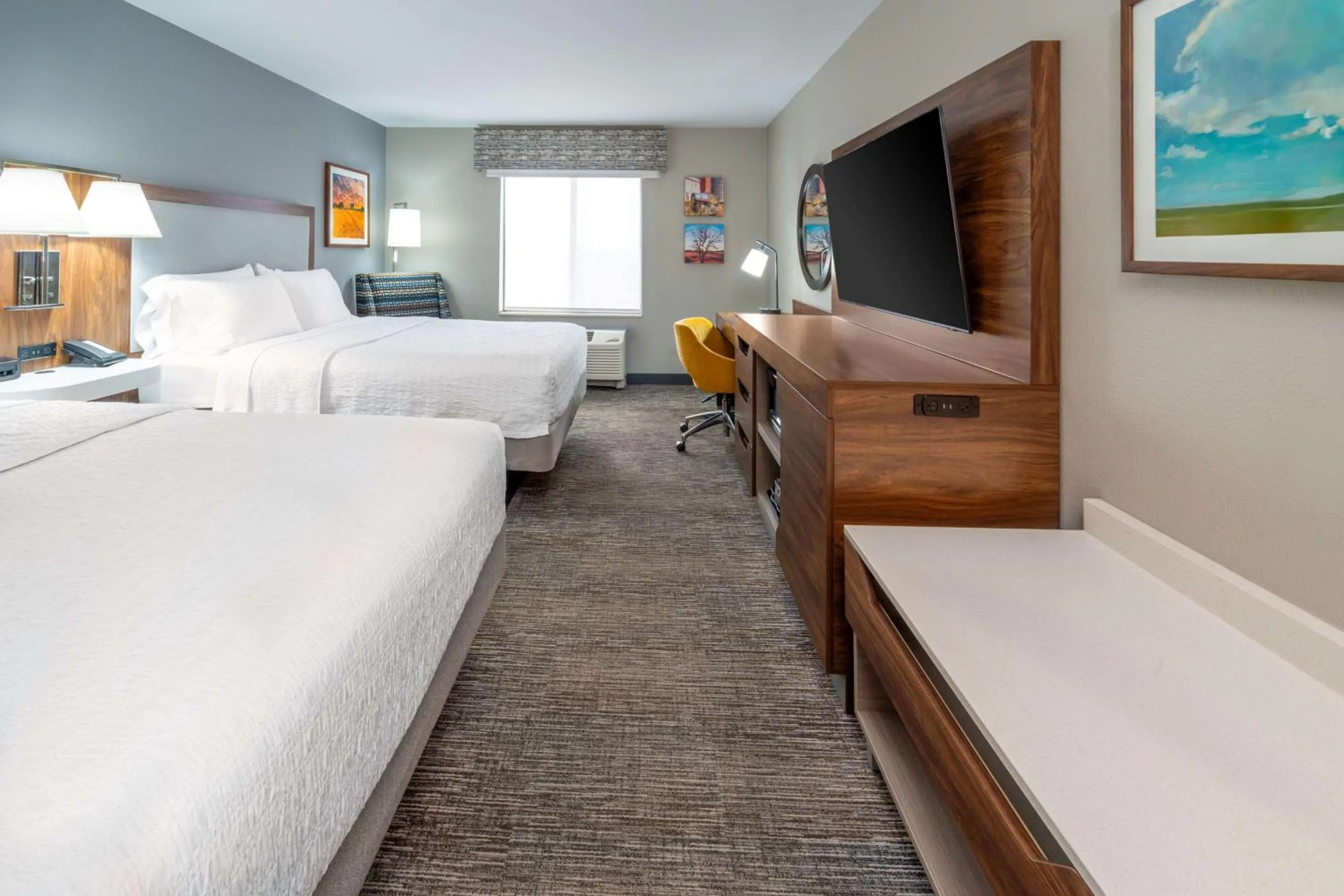 Bed in Hampton Inn Mitchell