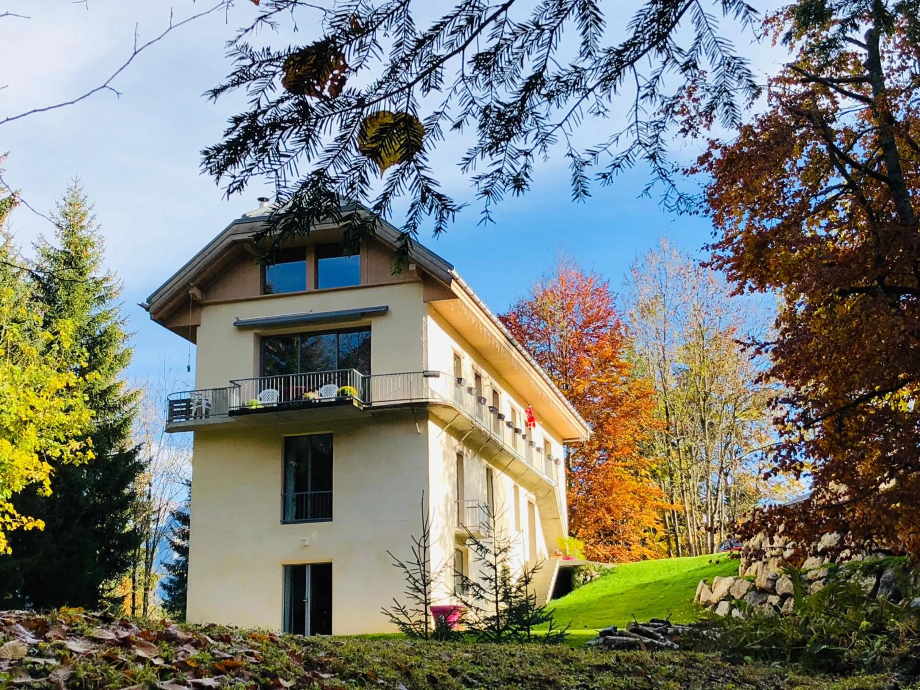 Facade/entrance in Le Moulin des Olirics