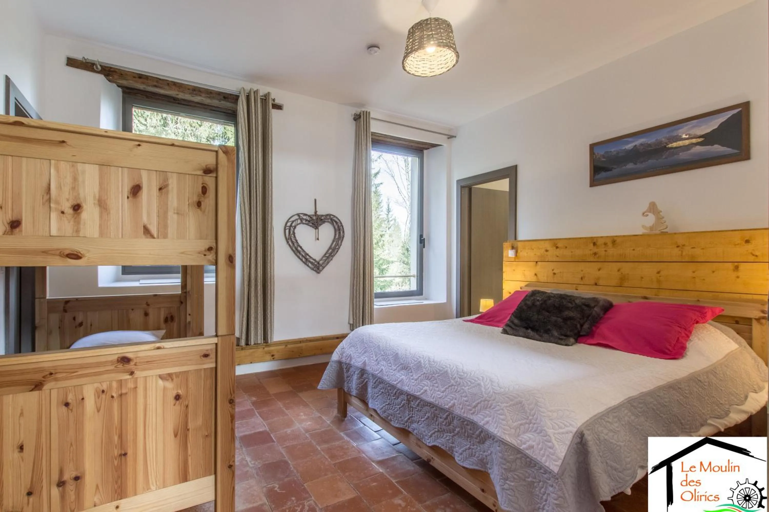 Photo of the whole room, Bed in Le Moulin des Olirics