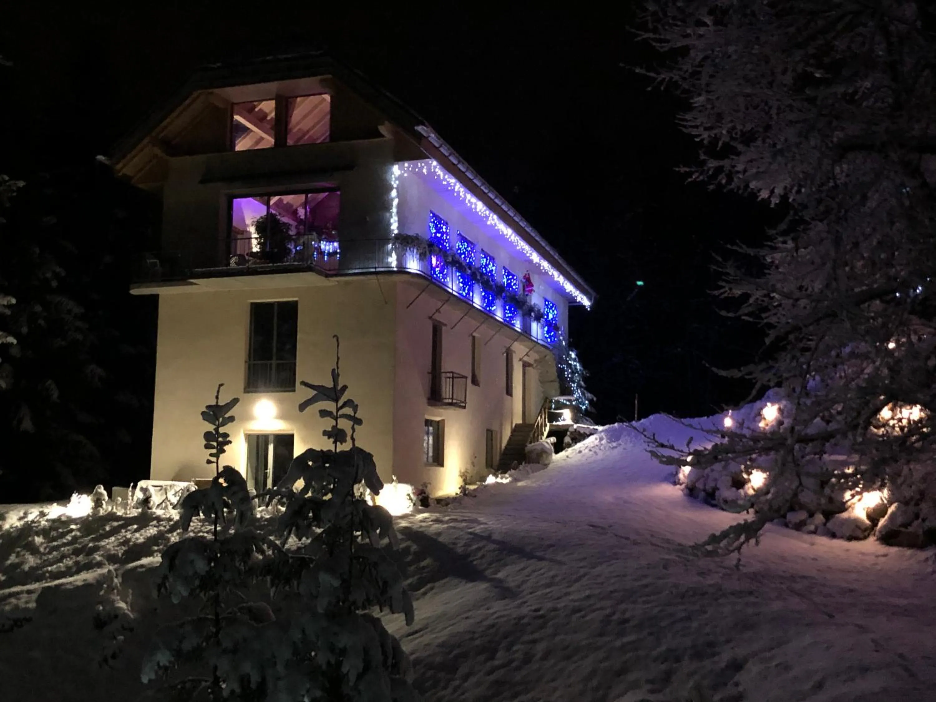 Facade/entrance in Le Moulin des Olirics