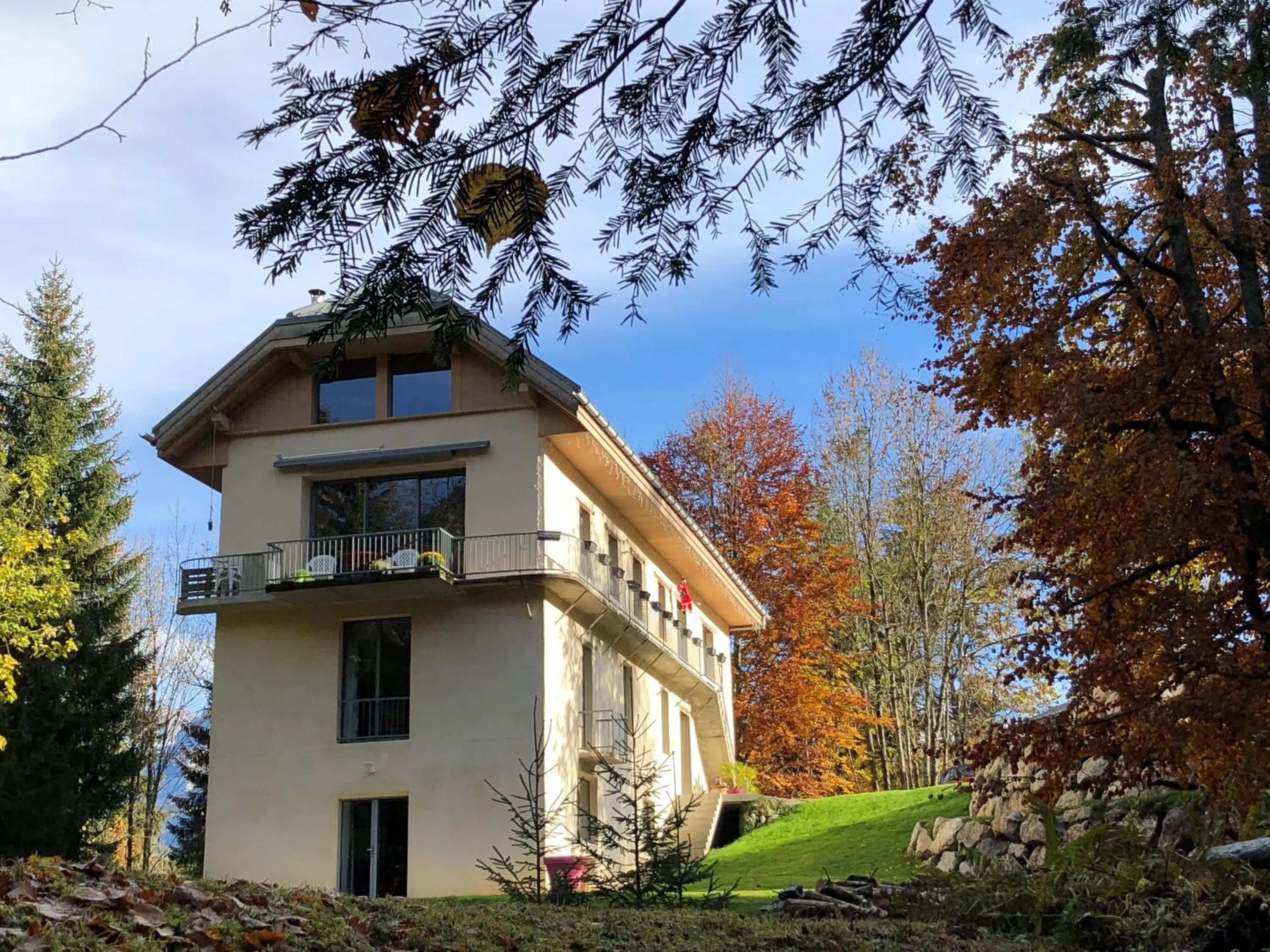 Facade/entrance in Le Moulin des Olirics