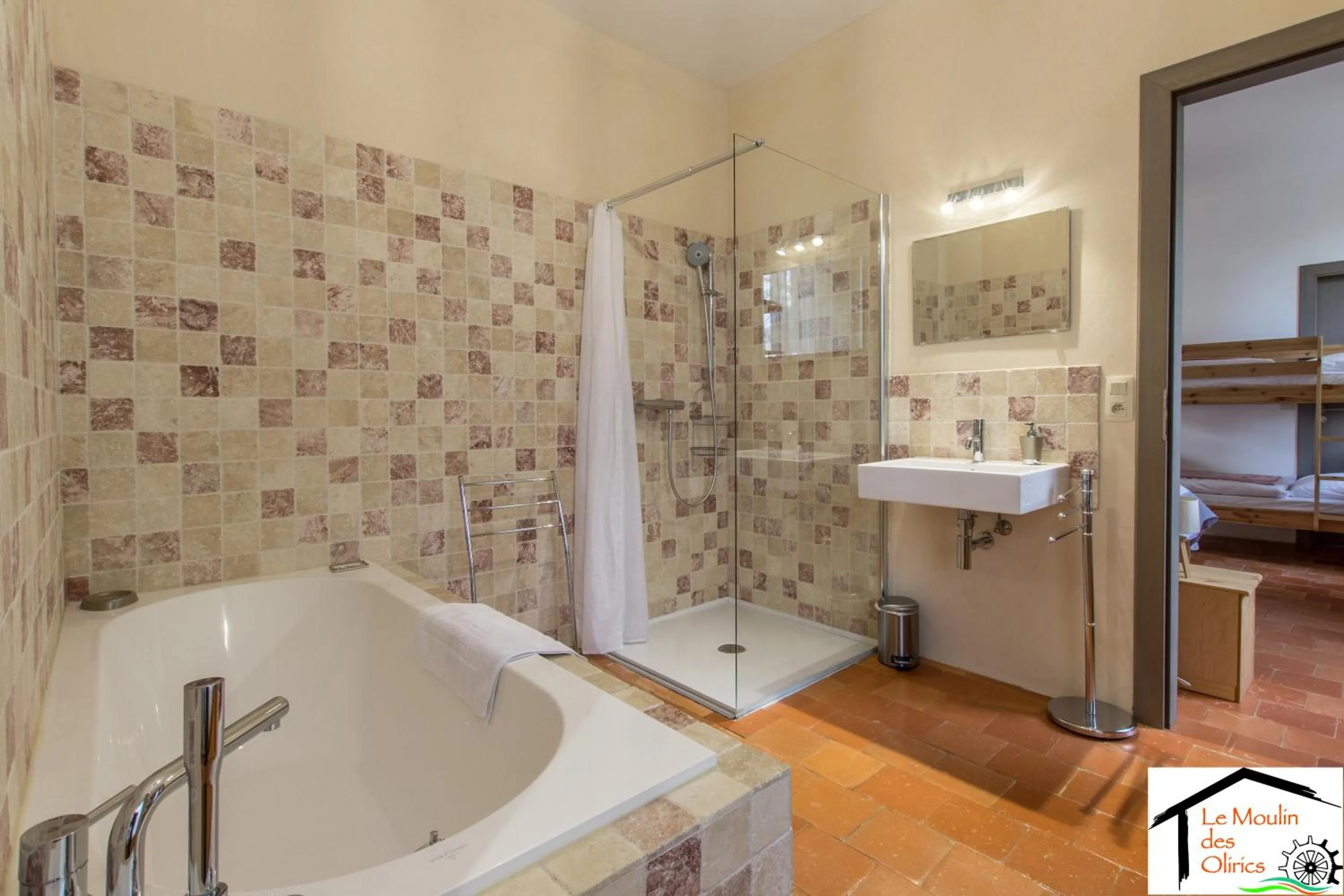 Bathroom in Le Moulin des Olirics