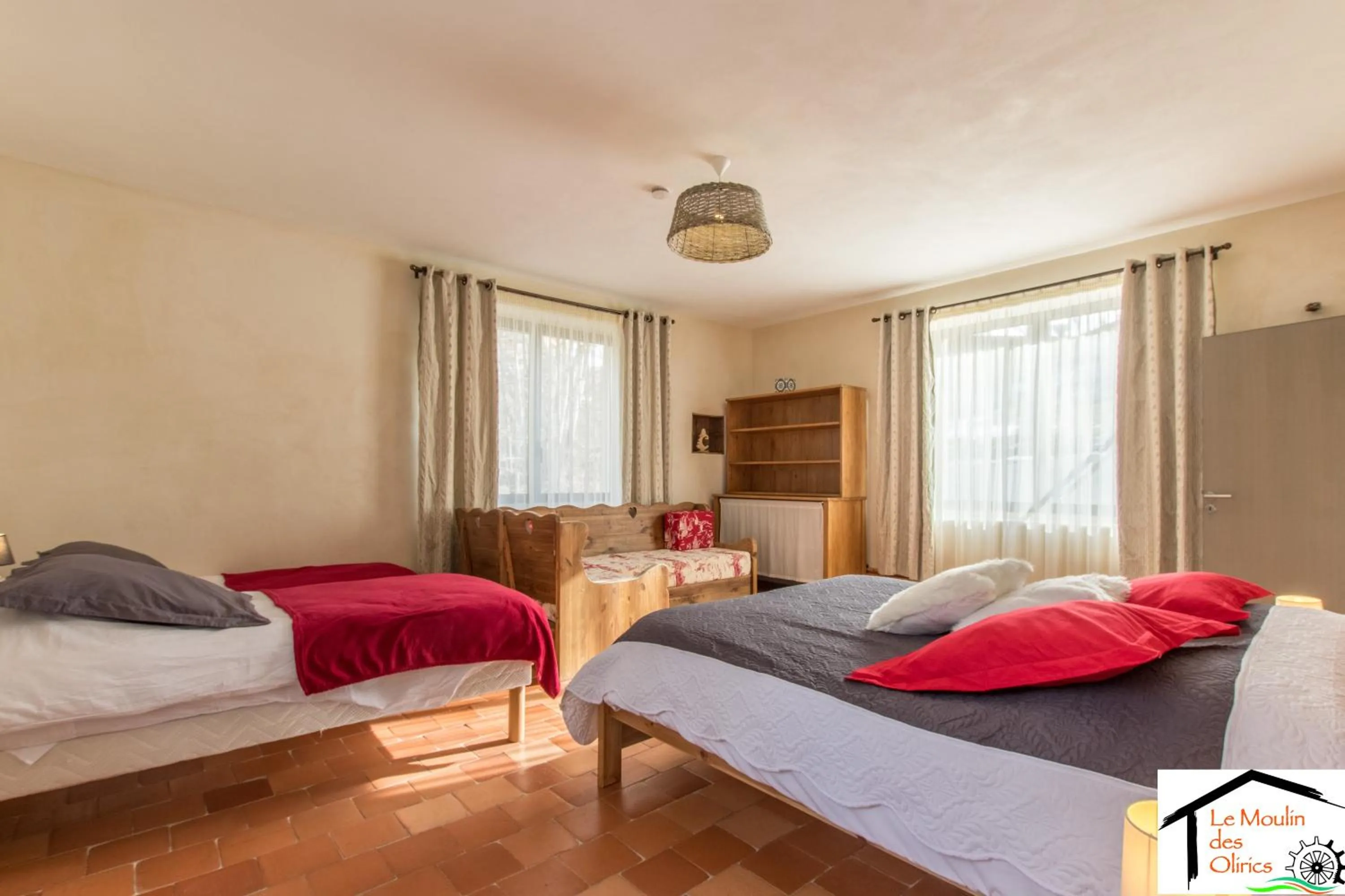 Photo of the whole room, Bed in Le Moulin des Olirics