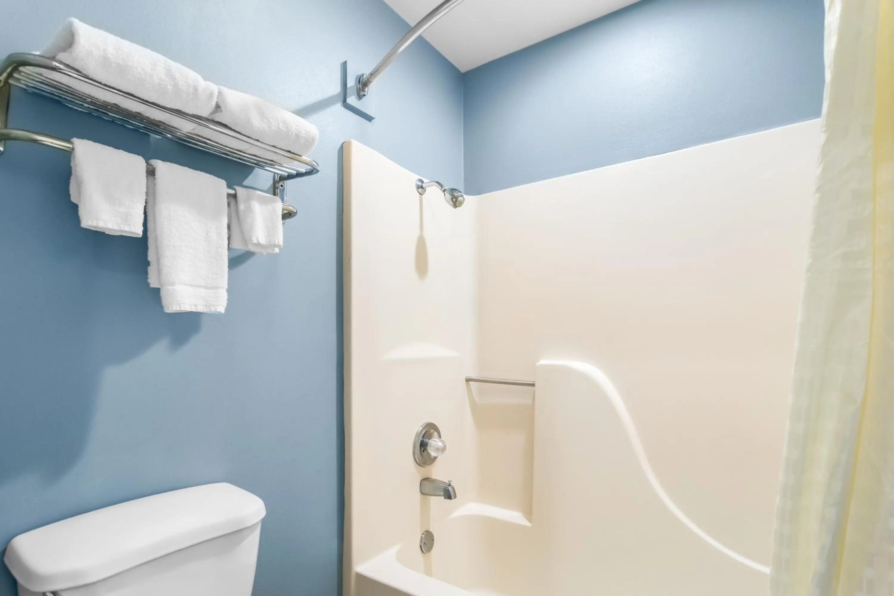 Toilet in Americas Best Value Inn and Suites Siloam Springs