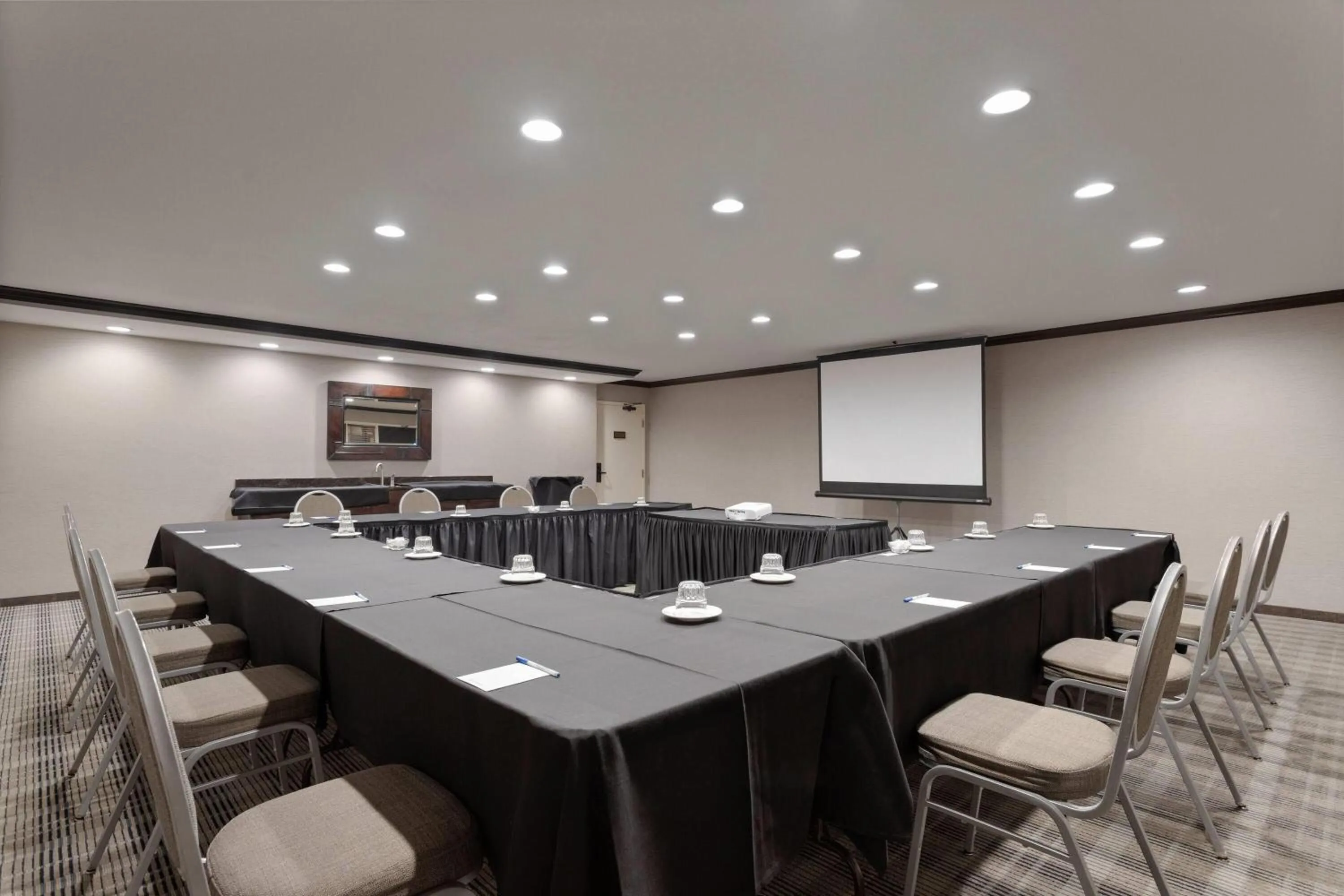 Meeting/conference room in Wyndham Minneapolis South Burnsville