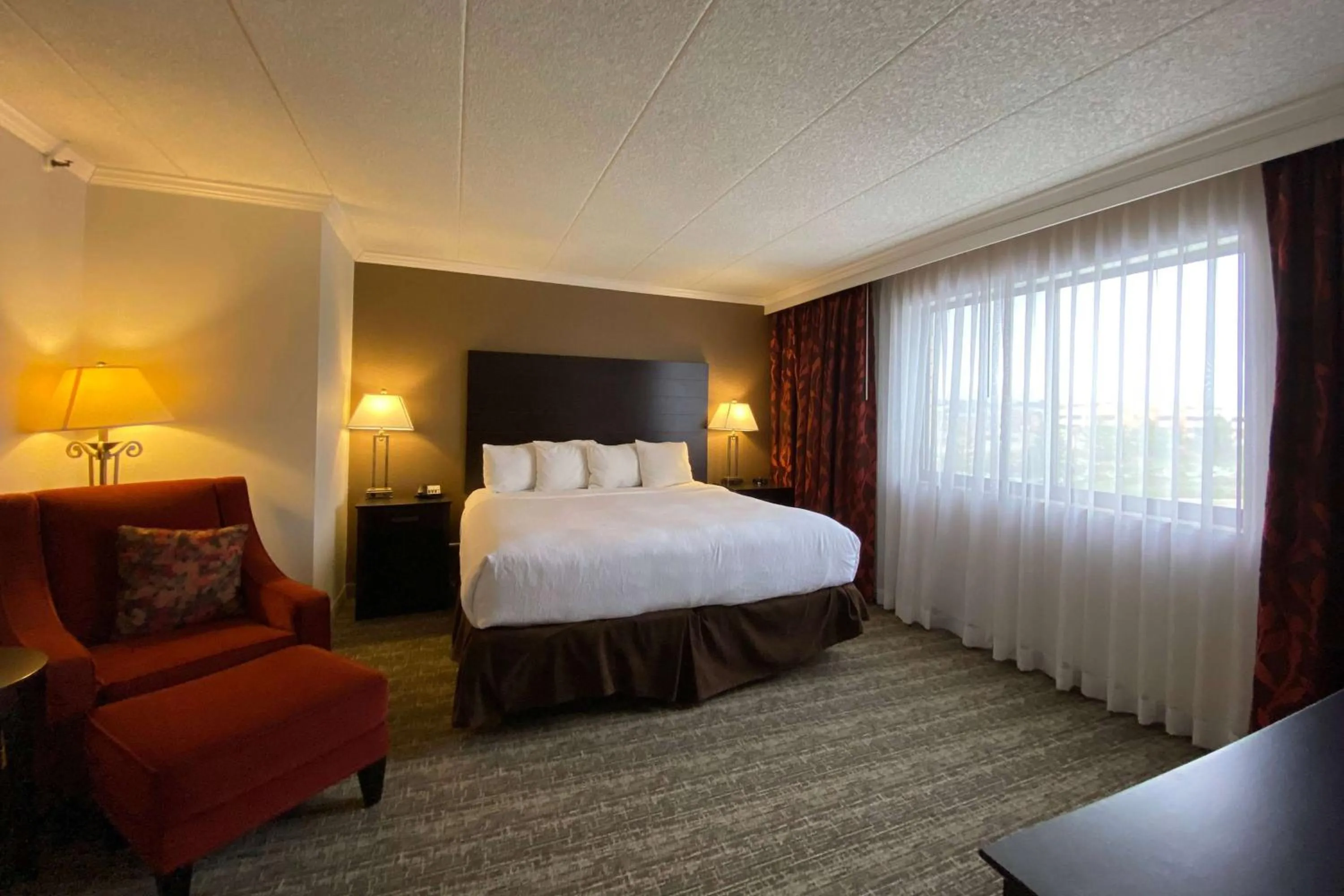 Photo of the whole room, Bed in Wyndham Minneapolis South Burnsville