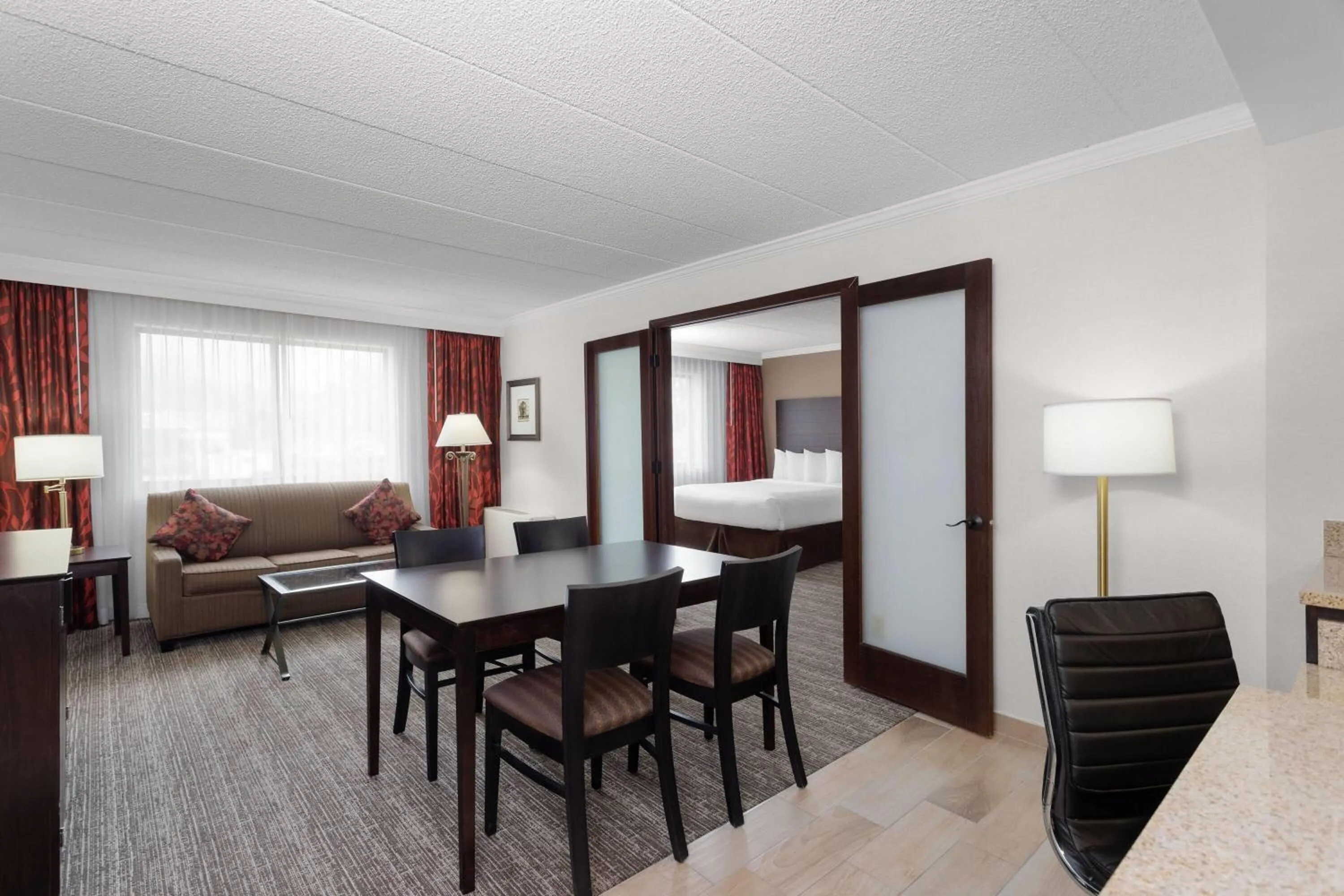 Photo of the whole room in Wyndham Minneapolis South Burnsville