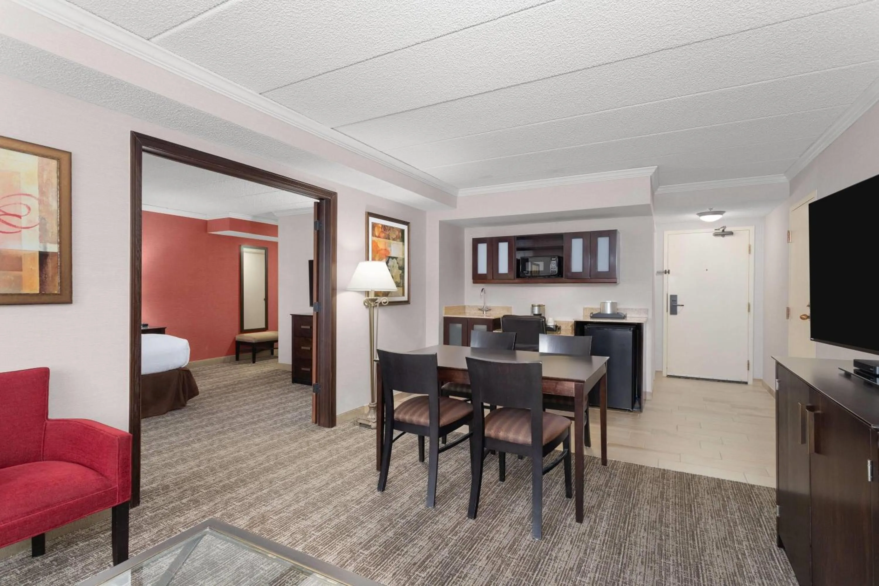 Photo of the whole room, Bed in Wyndham Minneapolis South Burnsville