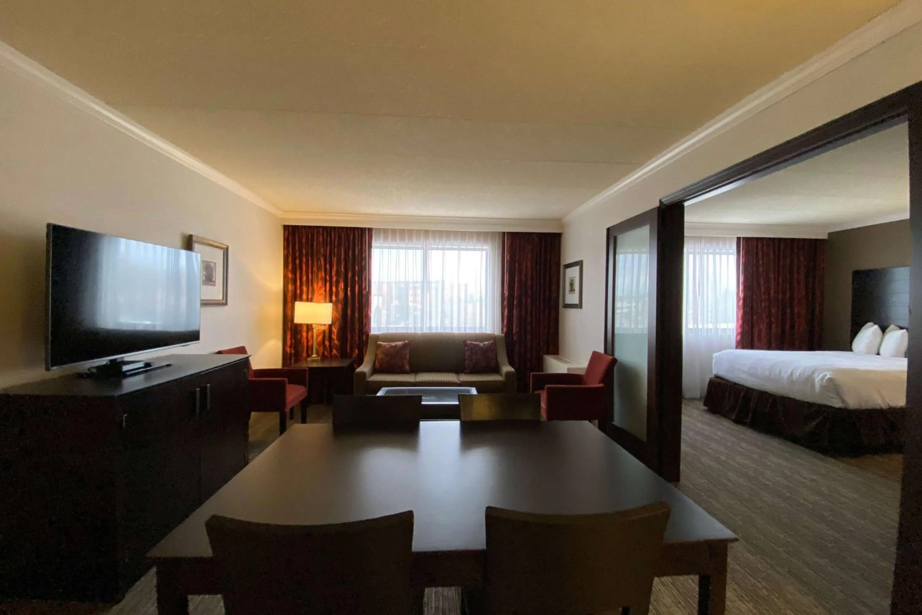 Photo of the whole room, Bed in Wyndham Minneapolis South Burnsville