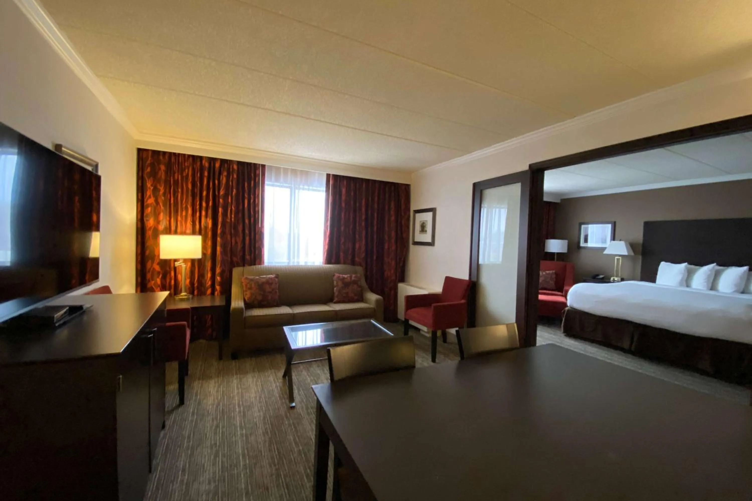 Photo of the whole room, Bed in Best Western Premier Nicollet Inn
