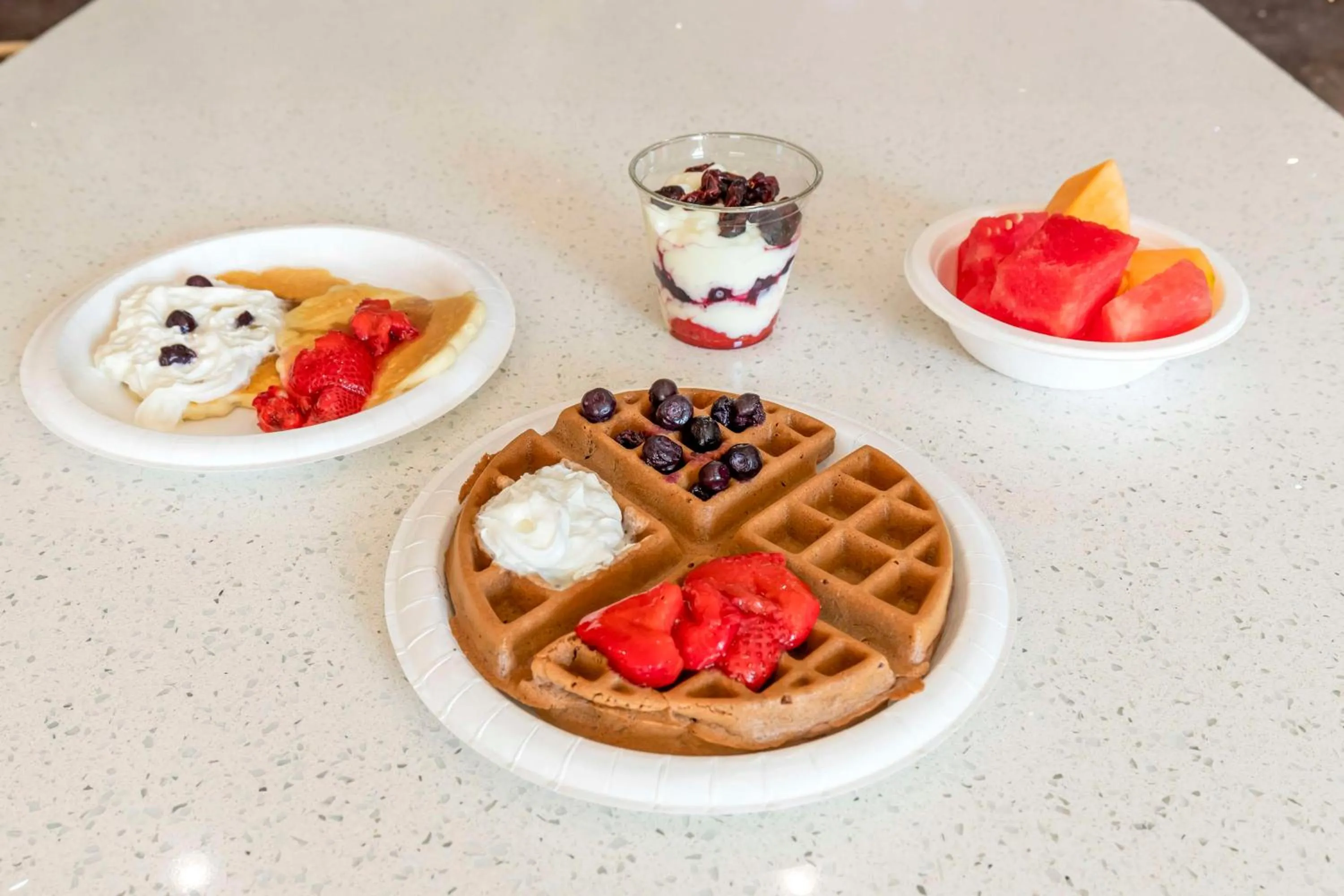 Breakfast in Best Western Plus Des Moines West Inn & Suites