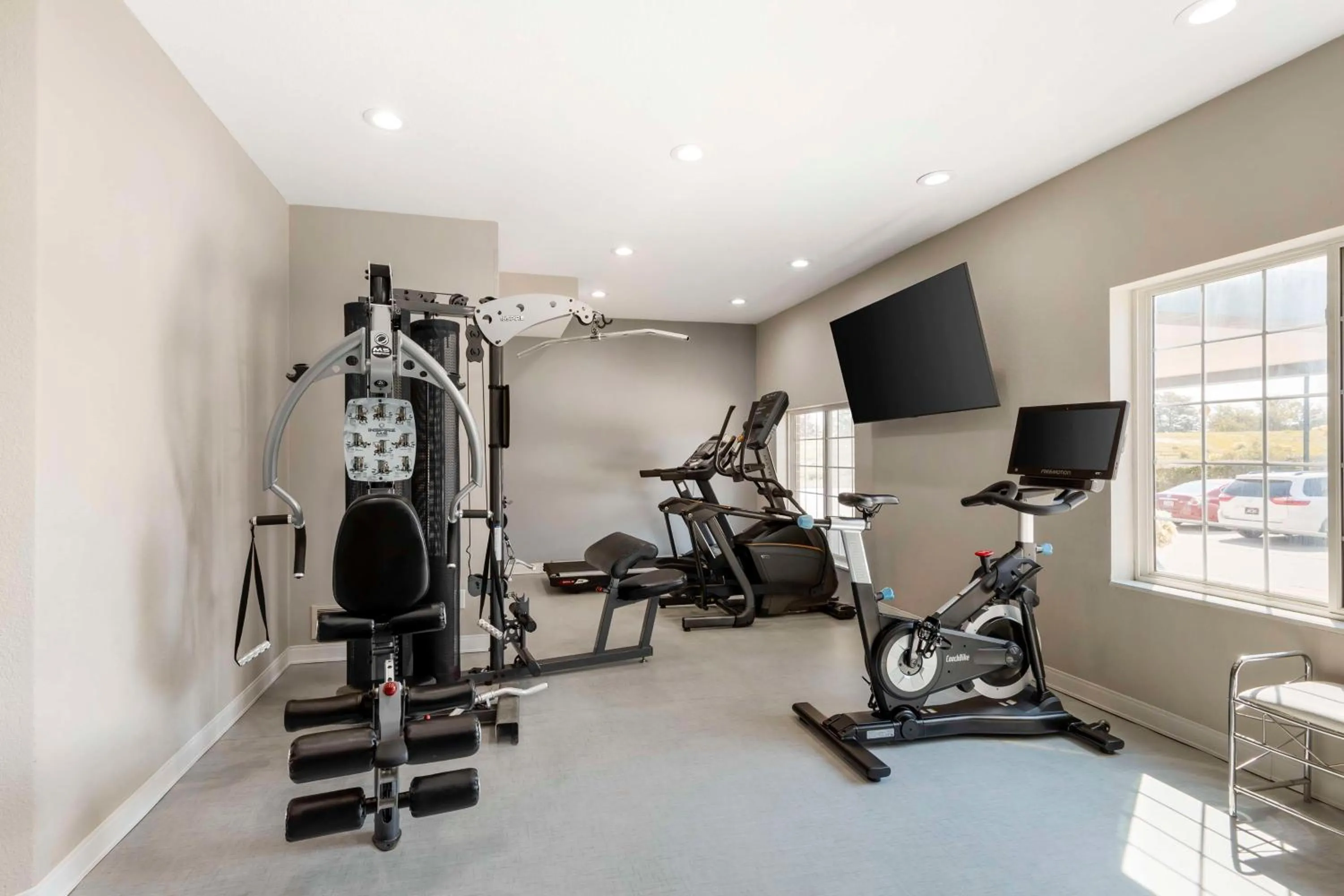 Fitness centre/facilities in Best Western Plus Des Moines West Inn & Suites