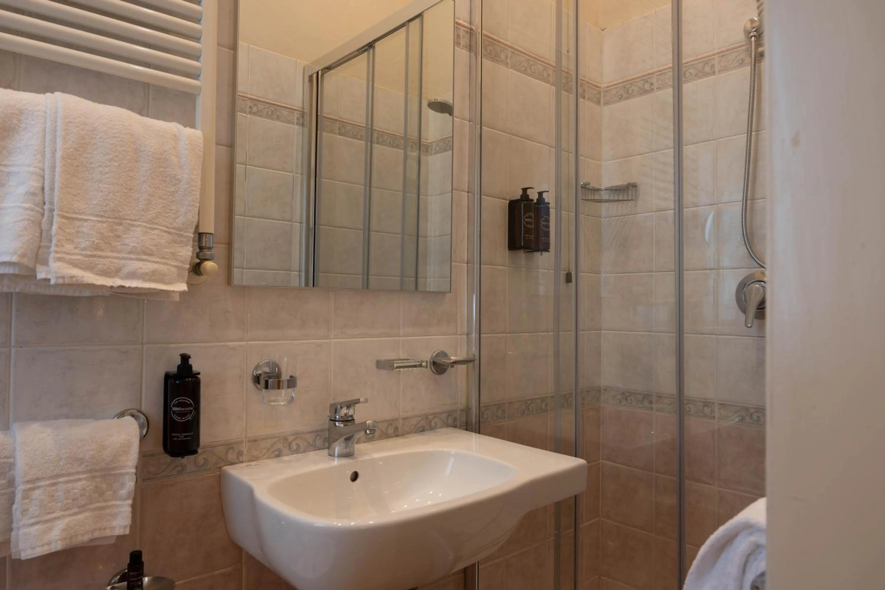 Shower in Hotel London