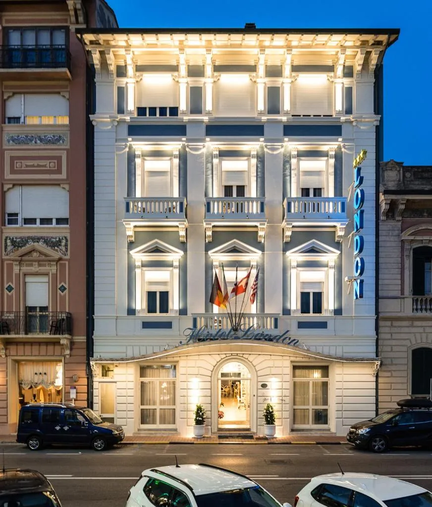 Property building in Hotel London