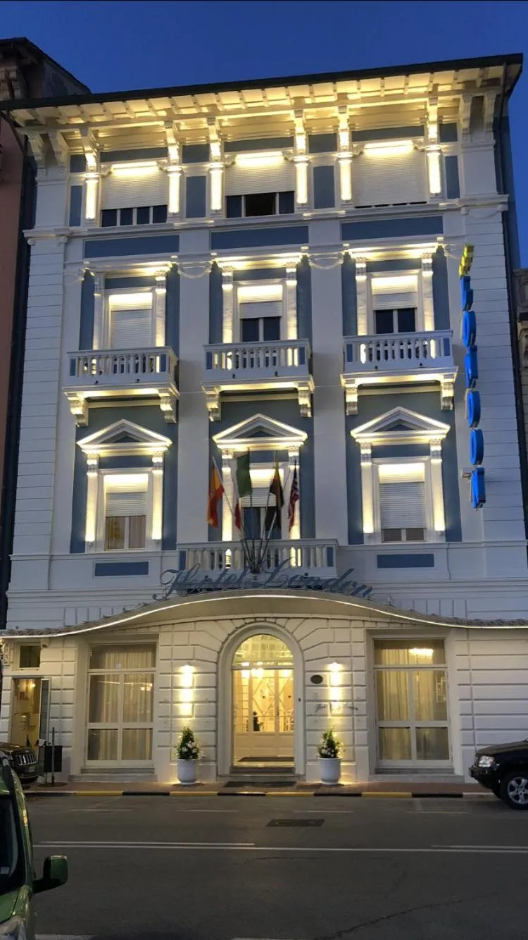 Property building in Hotel London