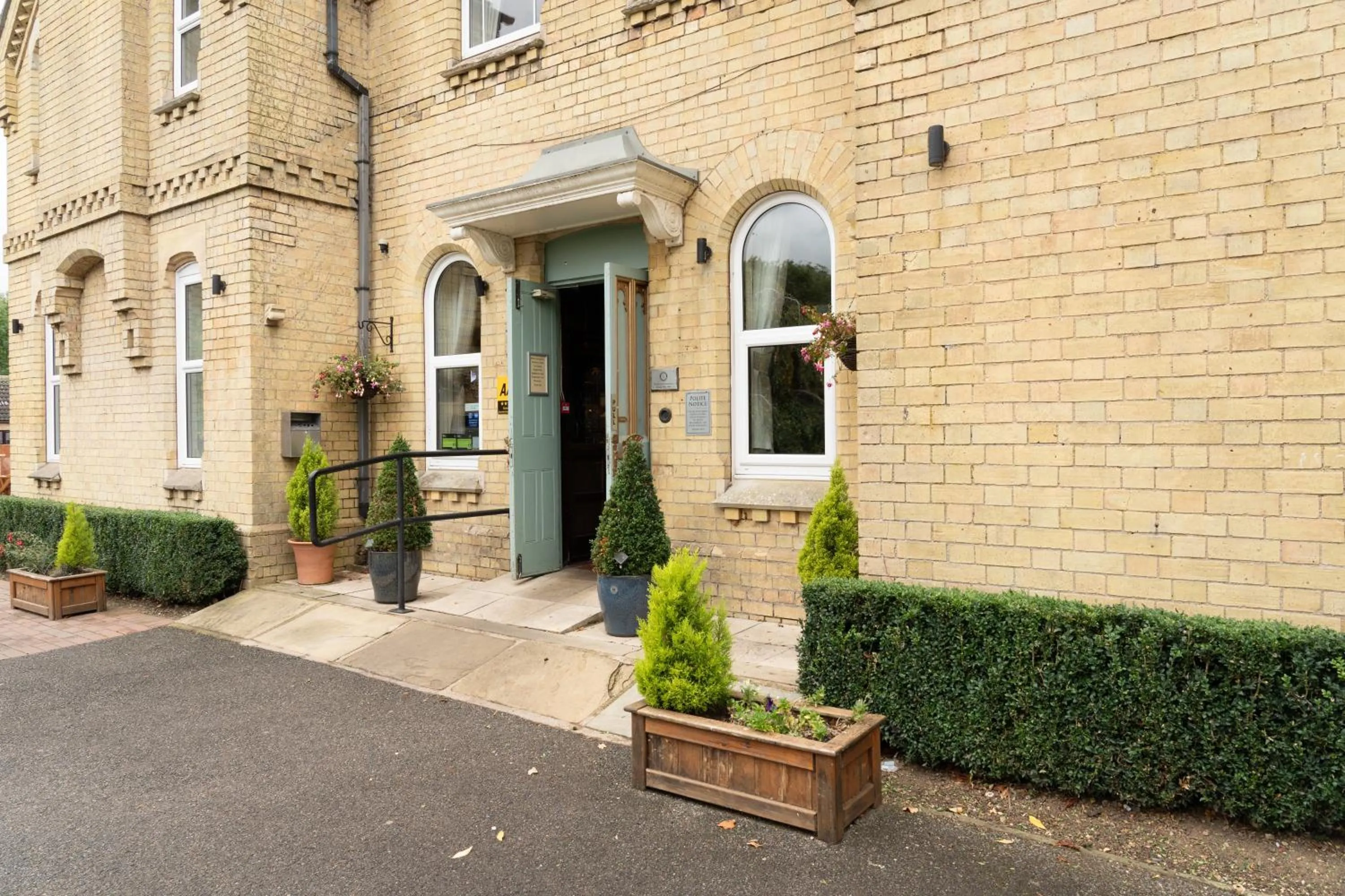 Property building in The Finch Hatton Arms