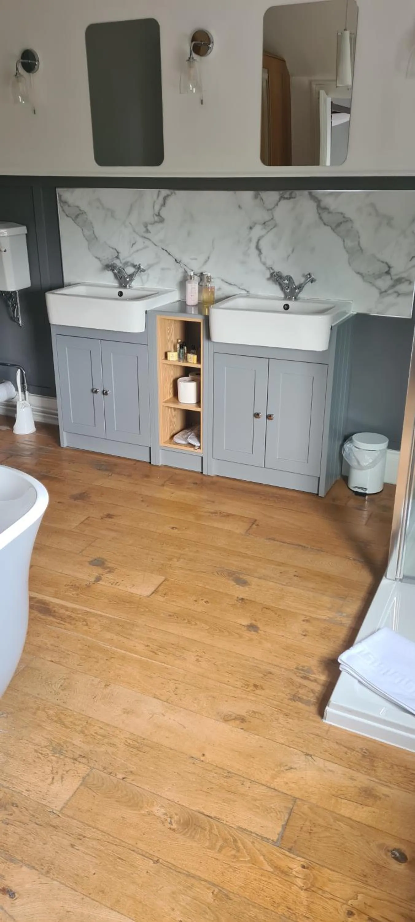 Bathroom in The Finch Hatton Arms