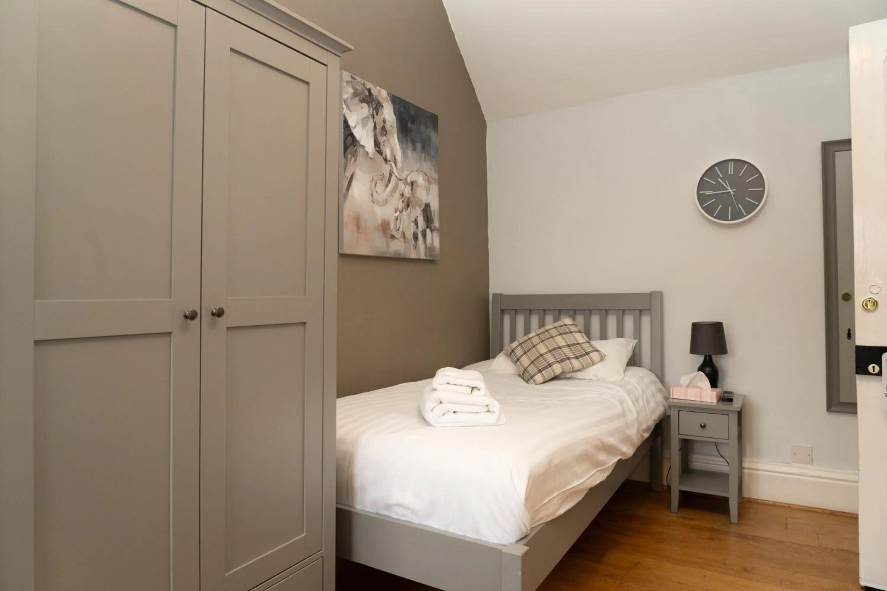 Bed in The Finch Hatton Arms