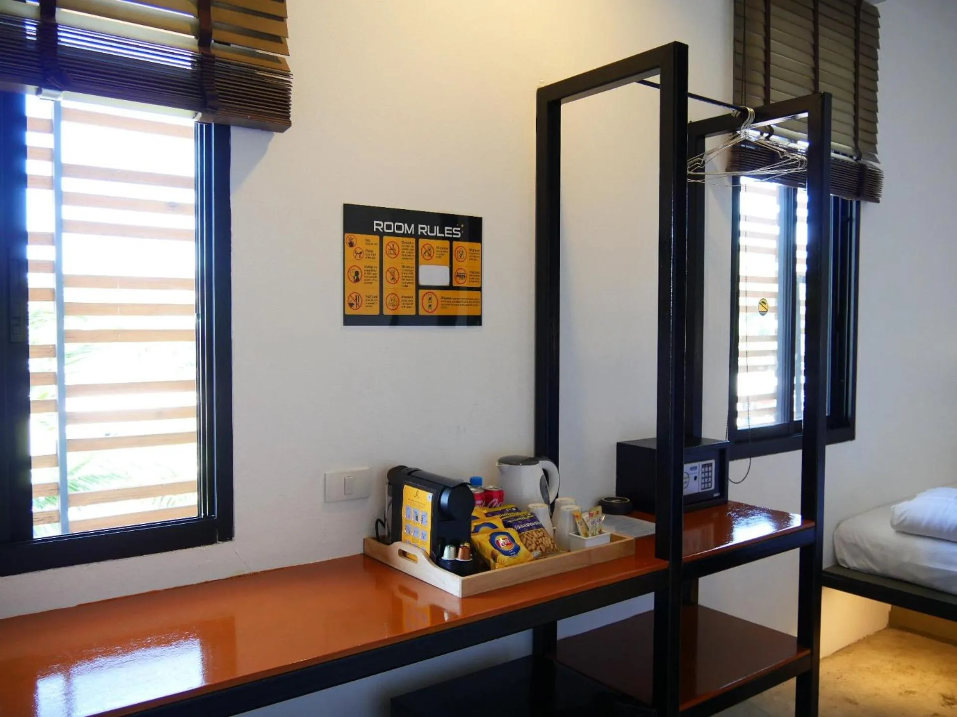 Bedroom, Bed in Book a Bed Poshtel - SHA Plus