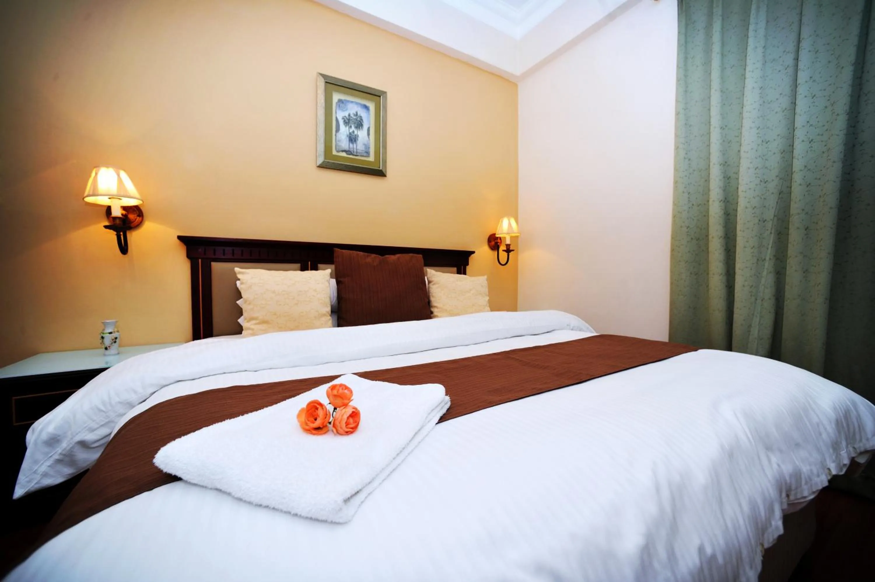 cot, Bed in Marco Polo Hotel