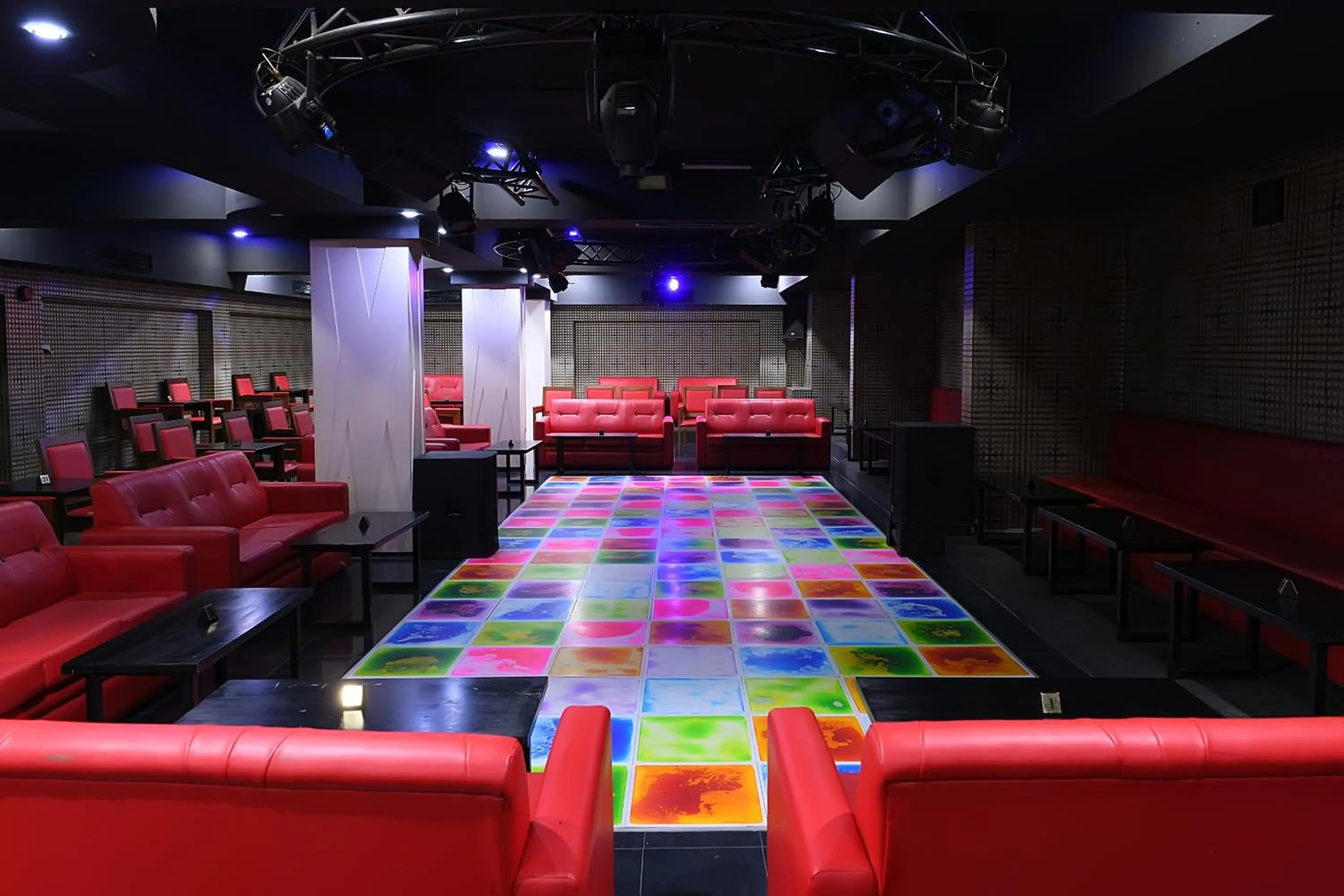 Restaurant/places to eat in Marco Polo Hotel