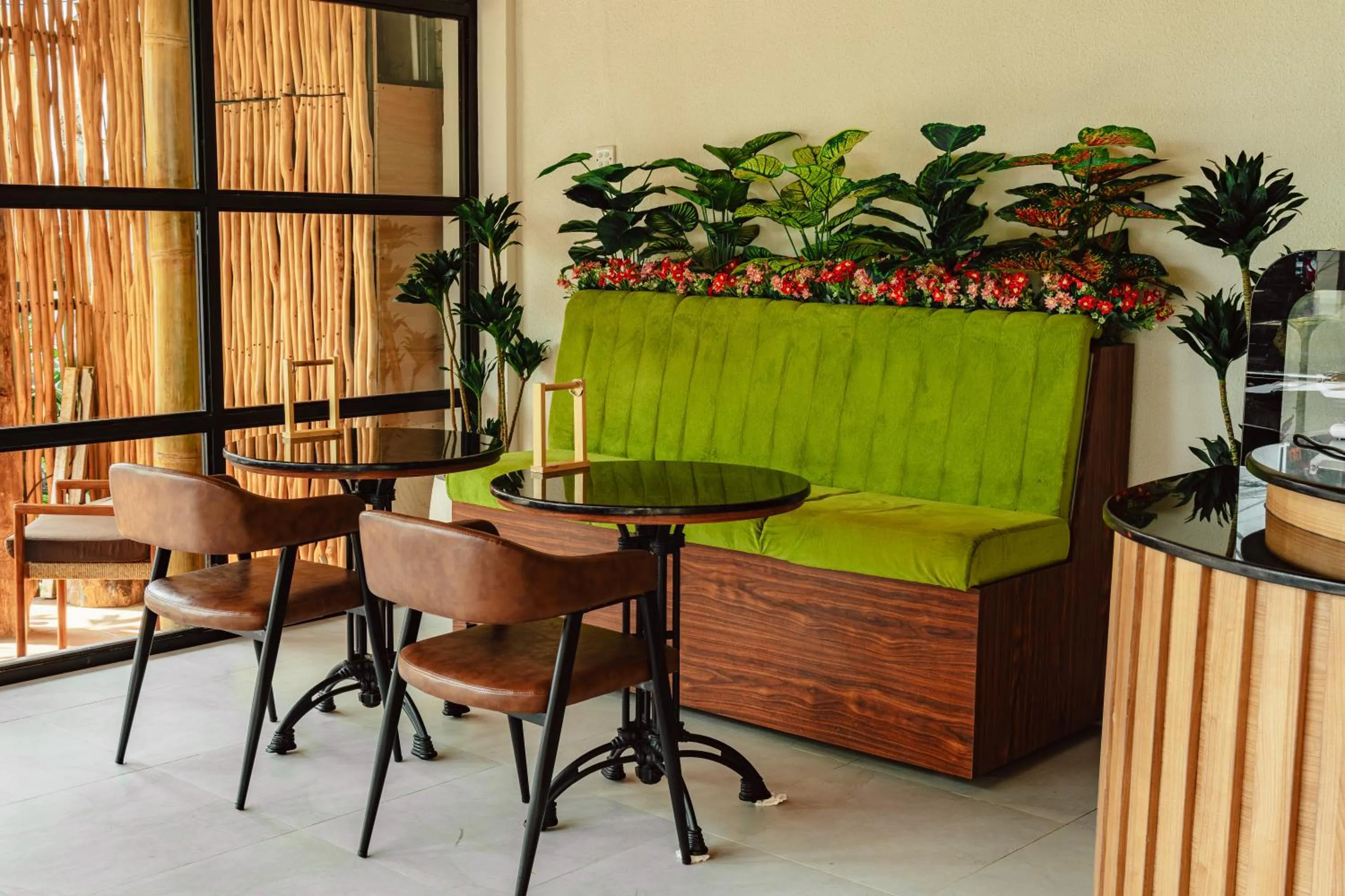 Restaurant/places to eat in Putri Ayu Cottages