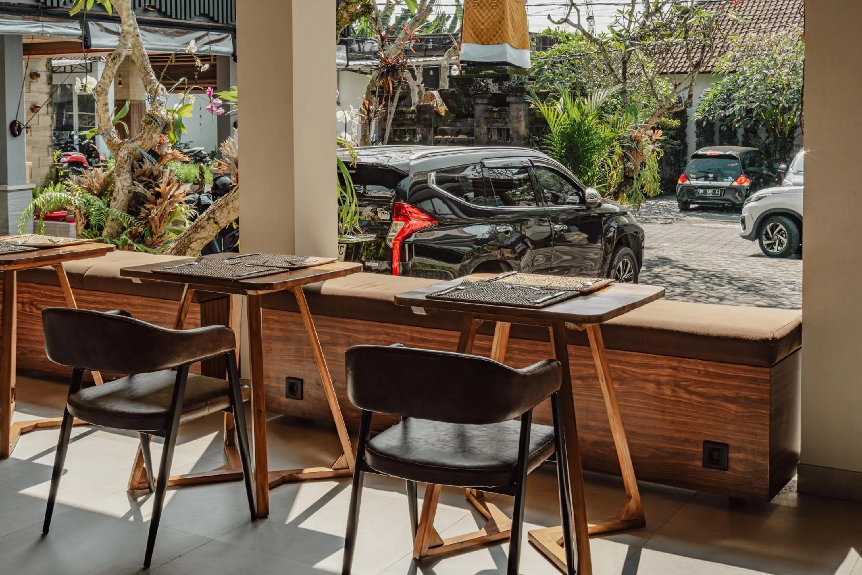 Restaurant/places to eat in Putri Ayu Cottages