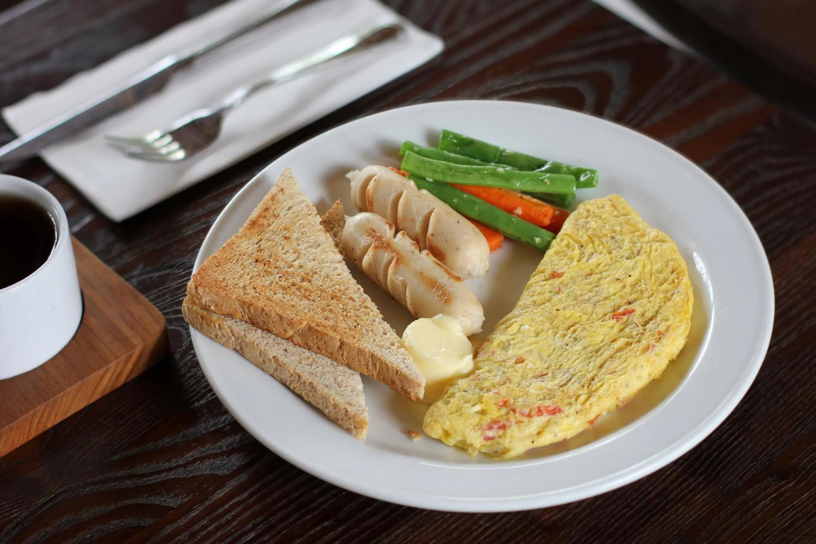 Breakfast in Putri Ayu Cottages