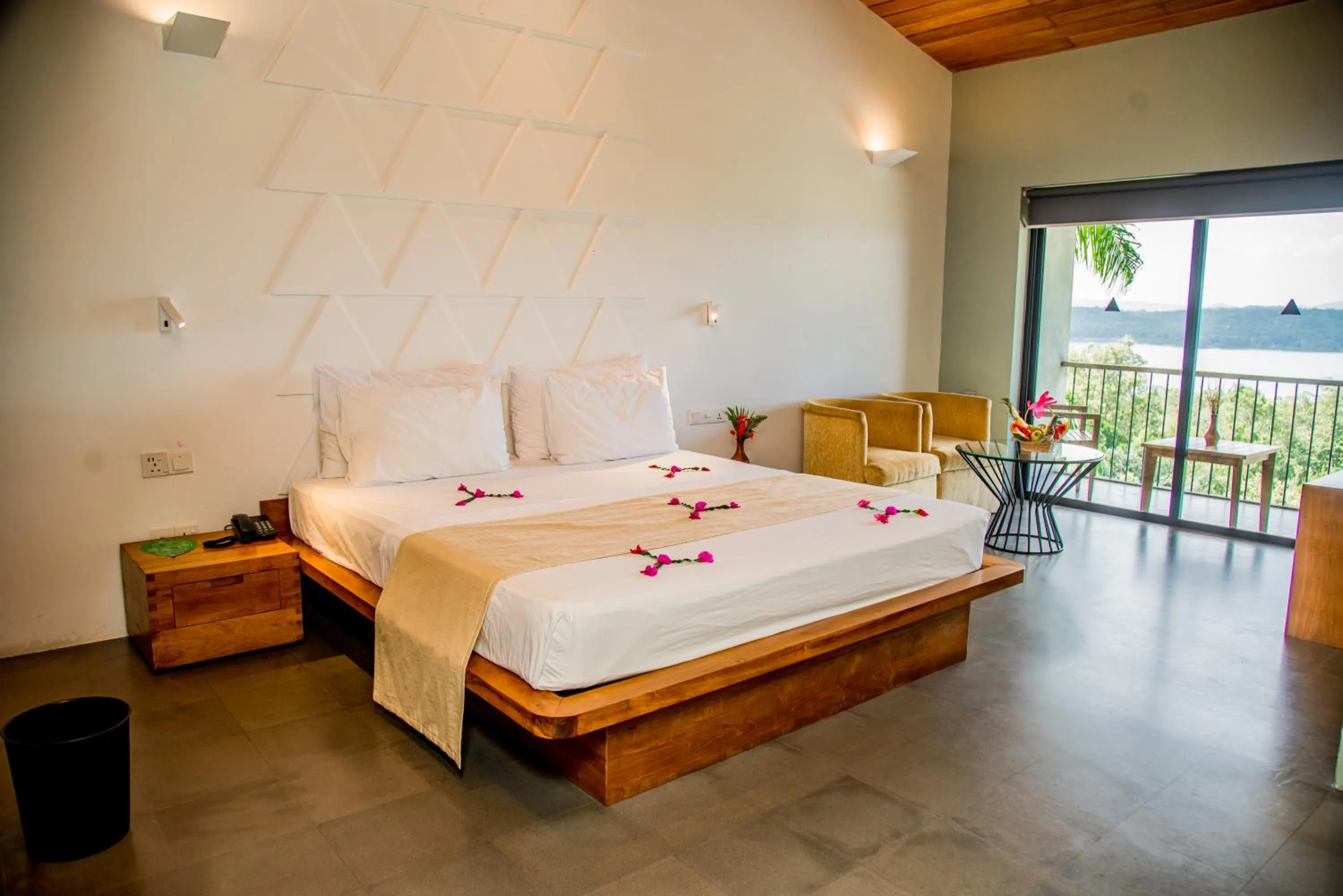 Bed in Lavendish Lake Giritale - Former Giritale Hotel