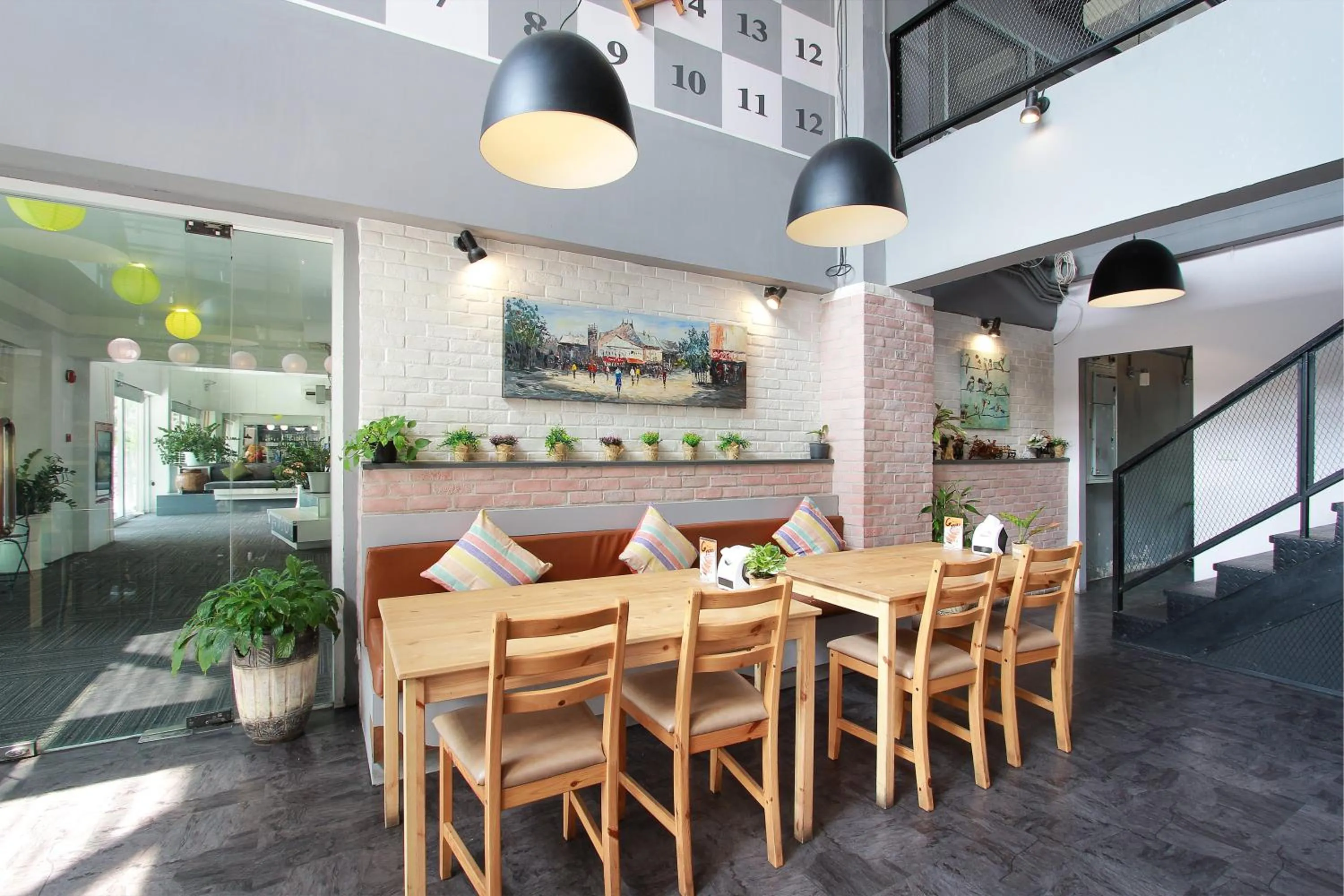 Restaurant/Places to Eat in D Varee Xpress Makkasan Hotel