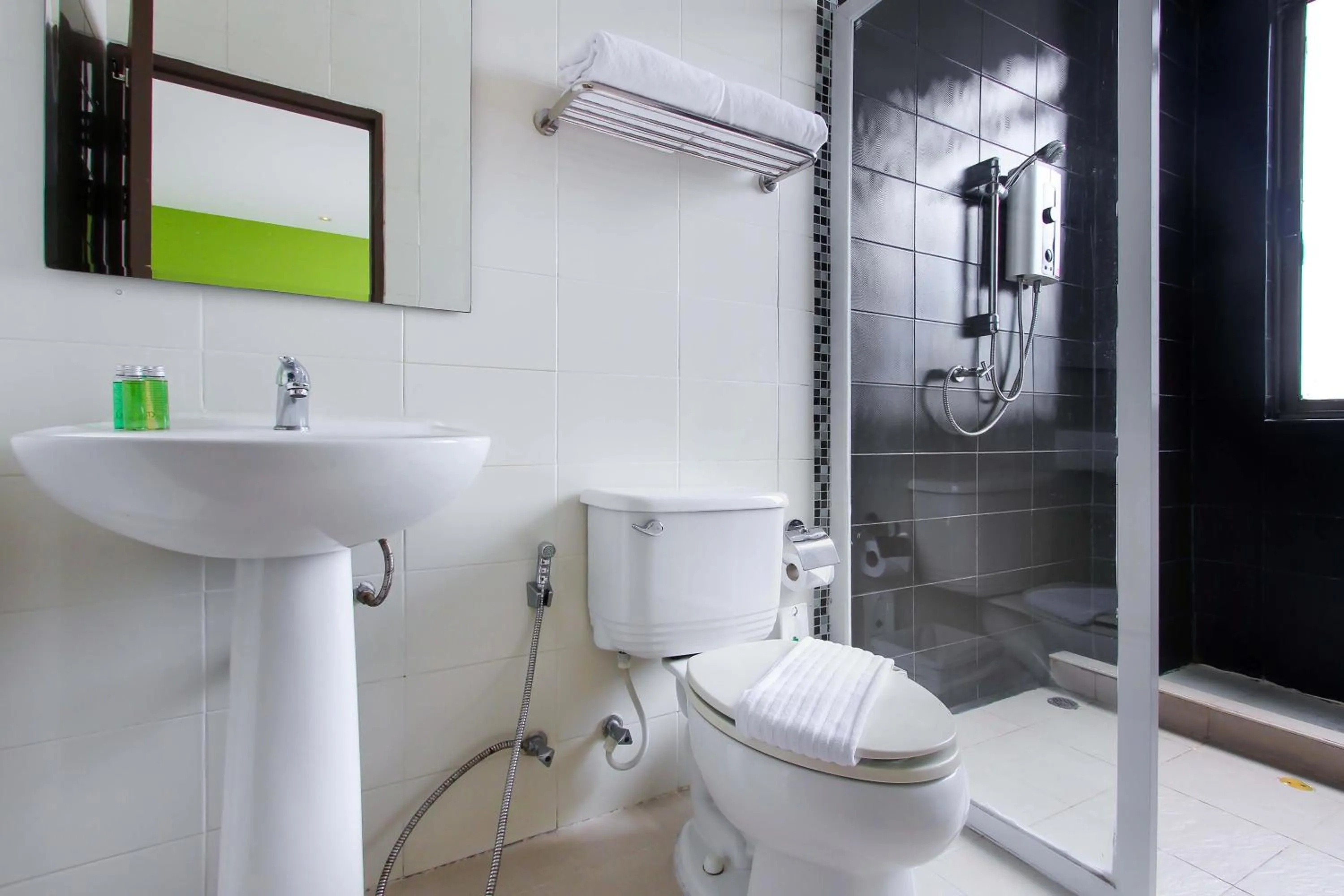 Bathroom in D Varee Xpress Makkasan Hotel