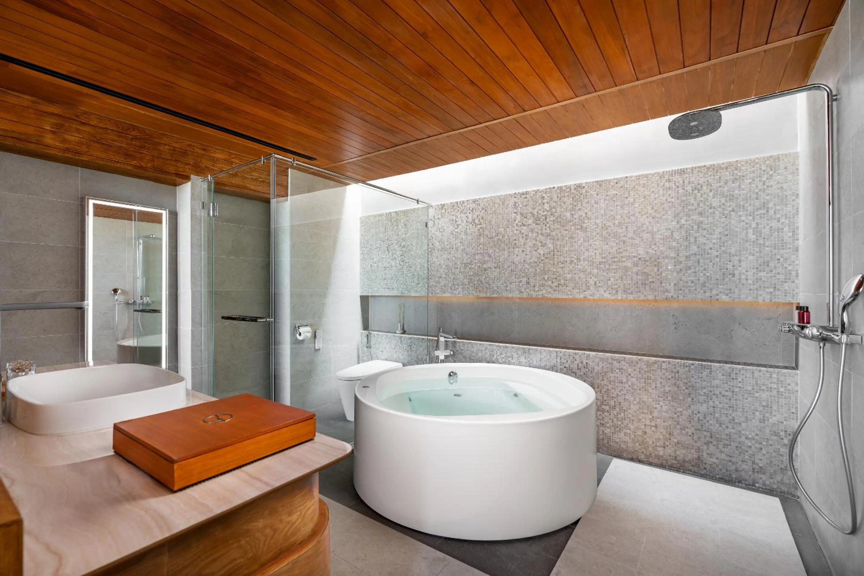 Shower in Casa De La Flora - SHA Extra Plus