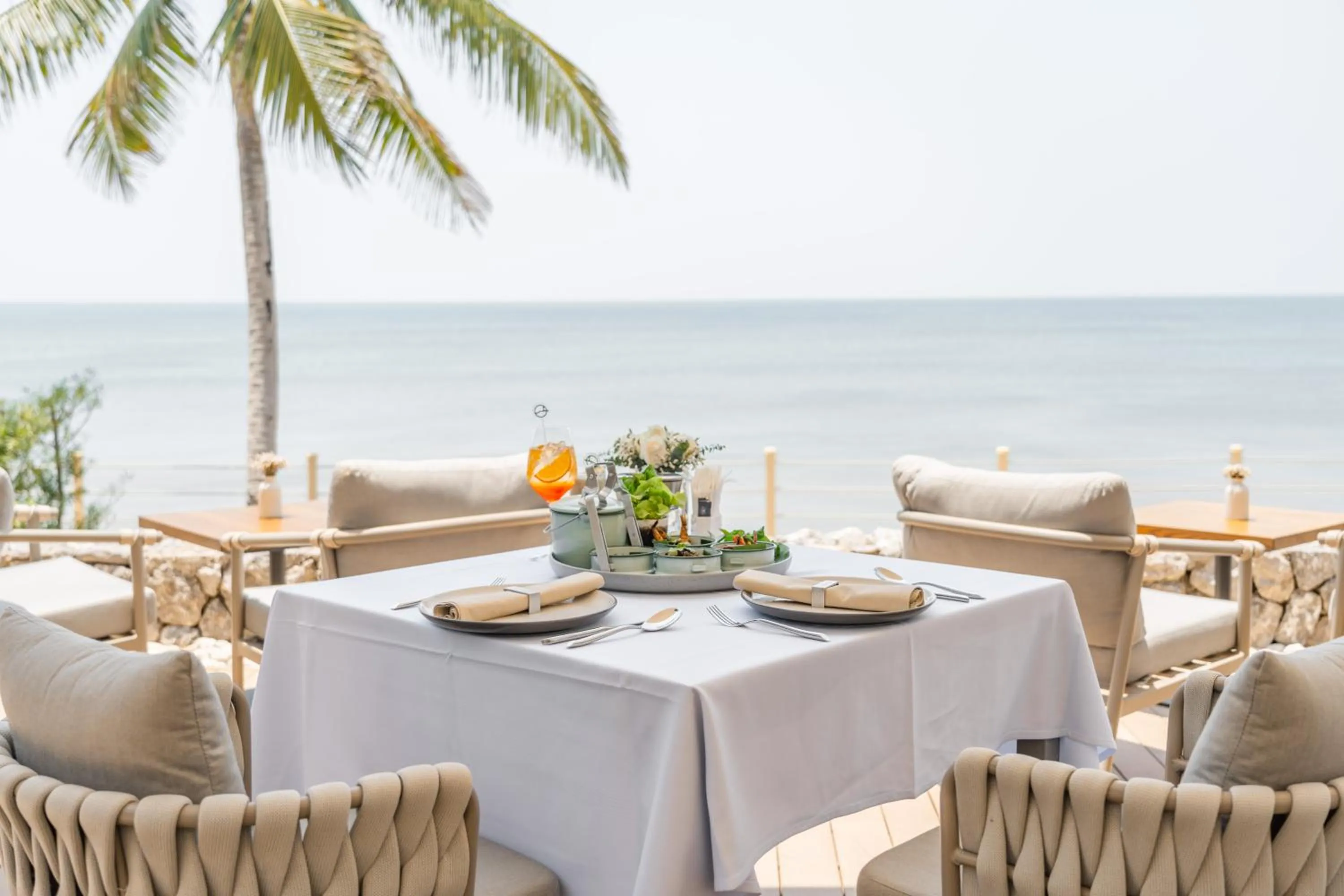 Restaurant/places to eat in Casa De La Flora - SHA Extra Plus