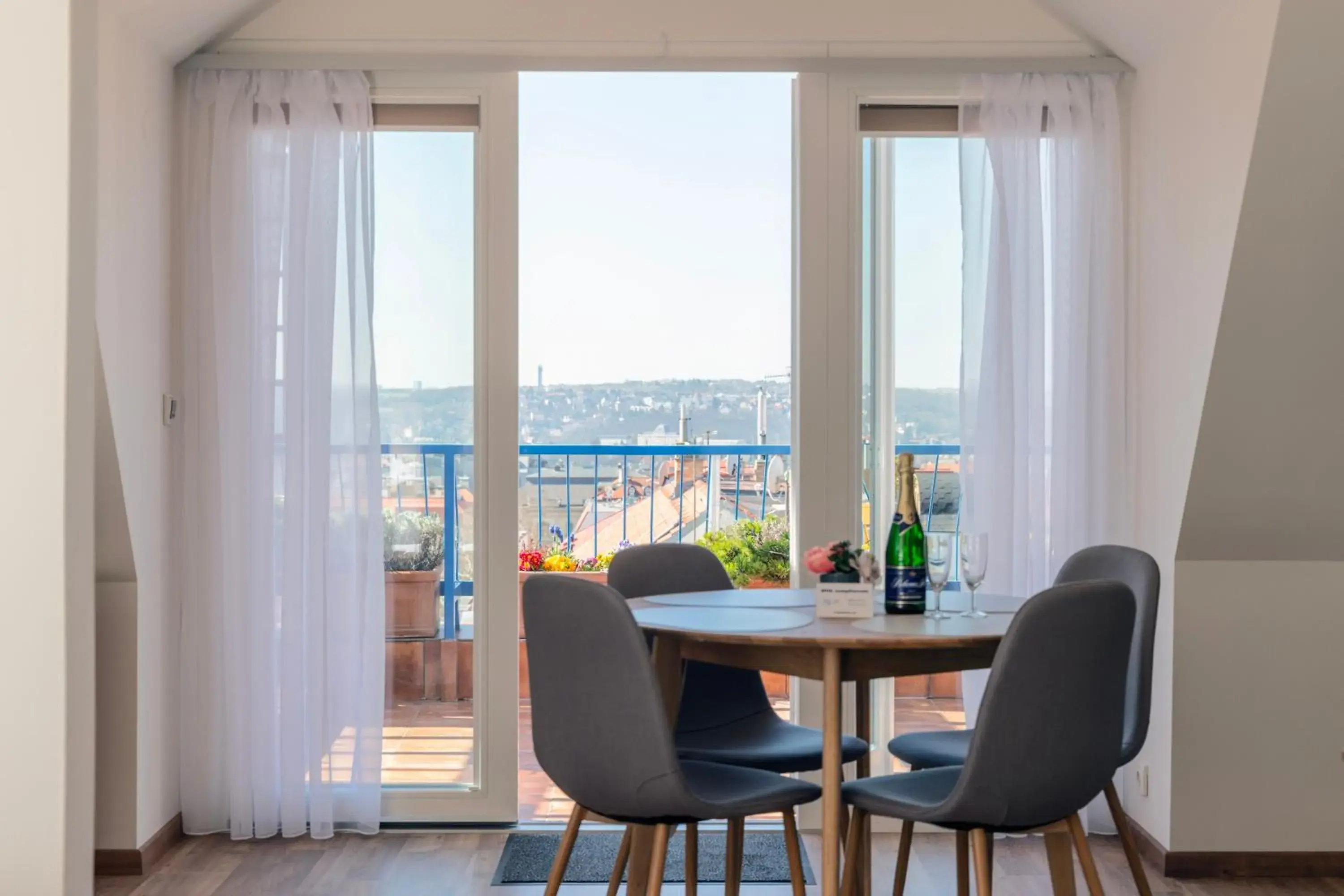 Two-Bedroom Apartment with Terrace in Hotel Orion Two-Bedroom Apartment with Terrace in Hotel Orion