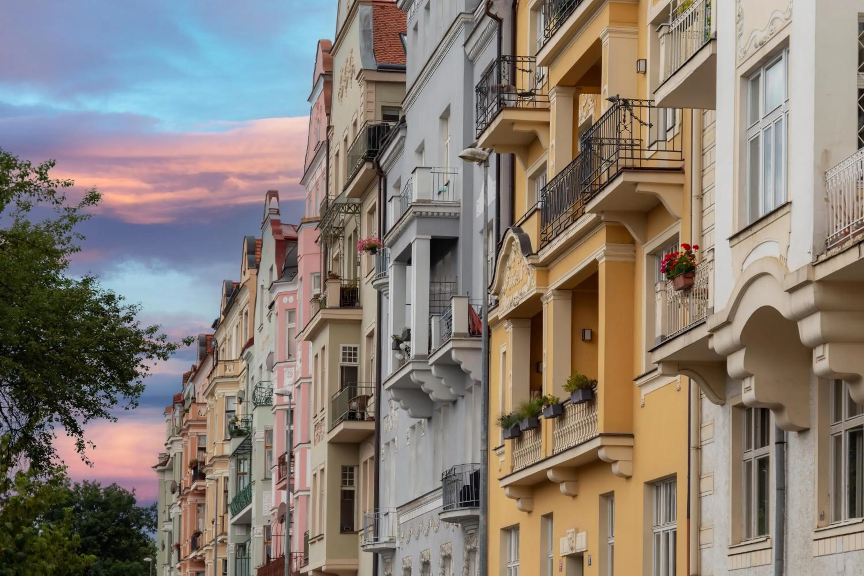 Guests in Hotel Orion