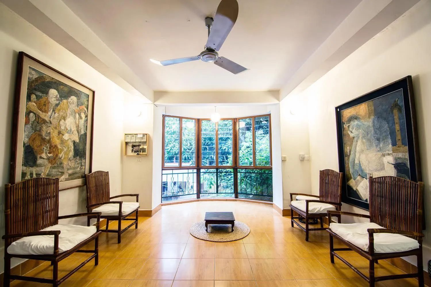 Communal lounge/ TV room in YK Art House