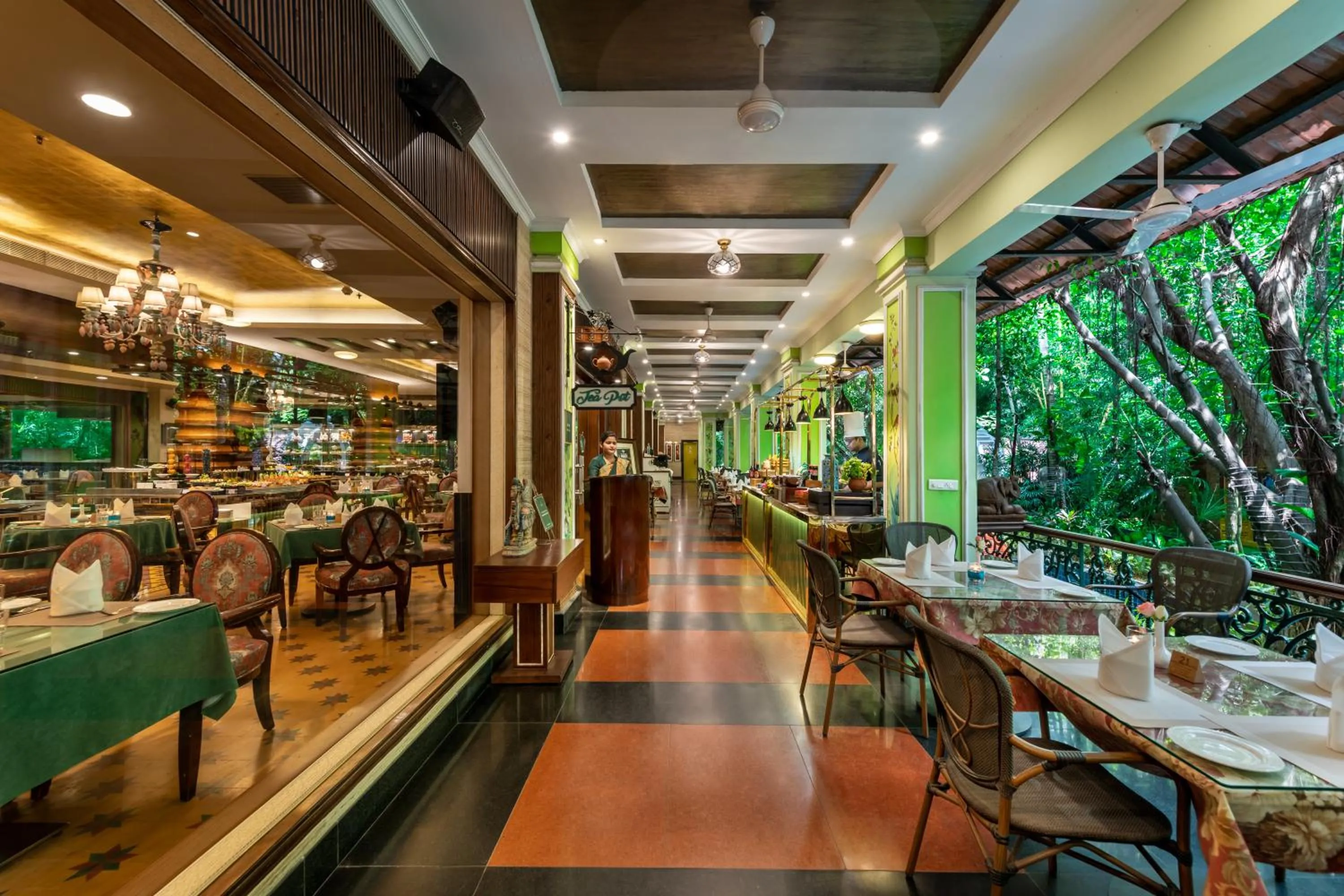 Restaurant/places to eat in Mayfair Lagoon