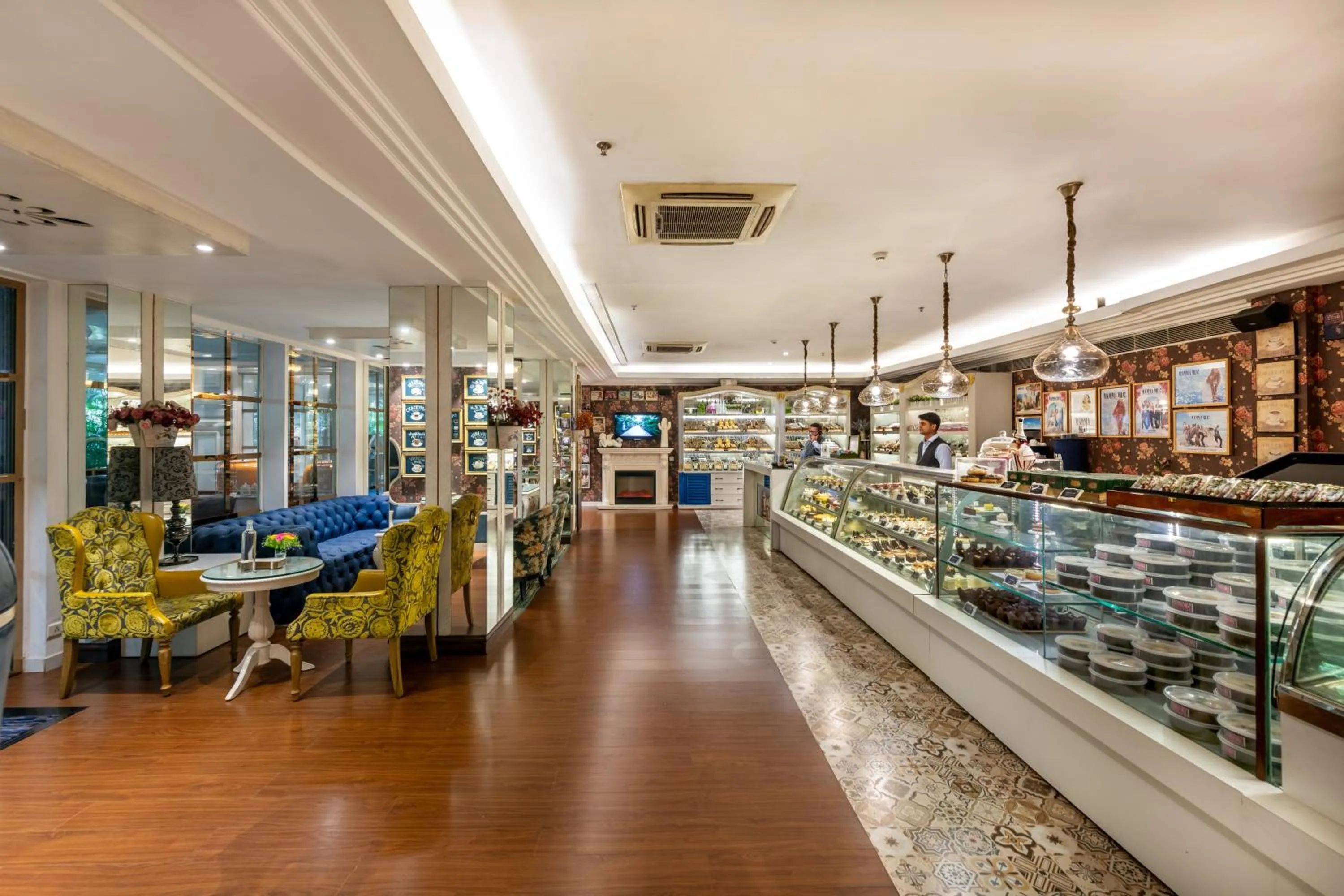 Restaurant/places to eat in Mayfair Lagoon