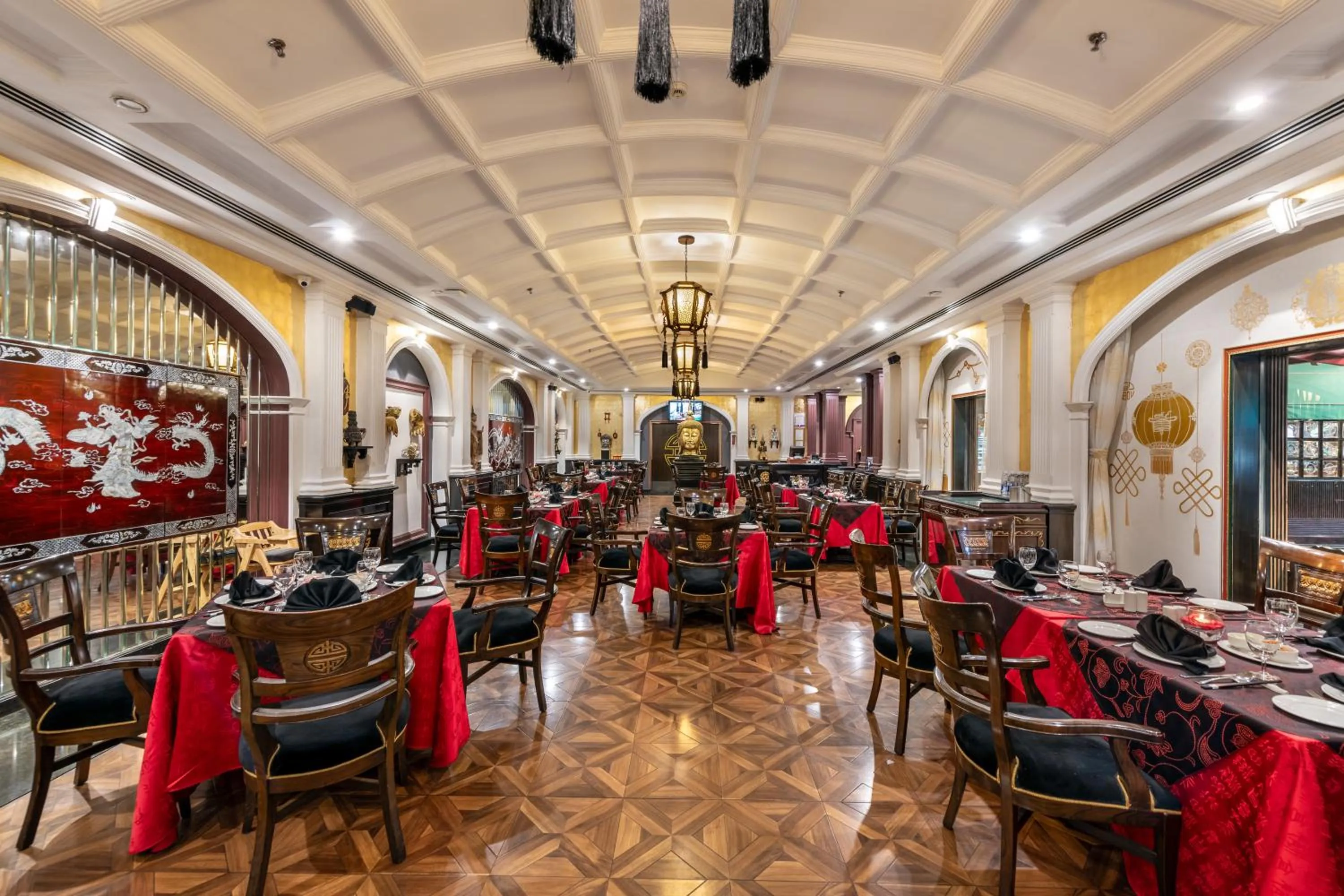 Restaurant/places to eat in Mayfair Lagoon