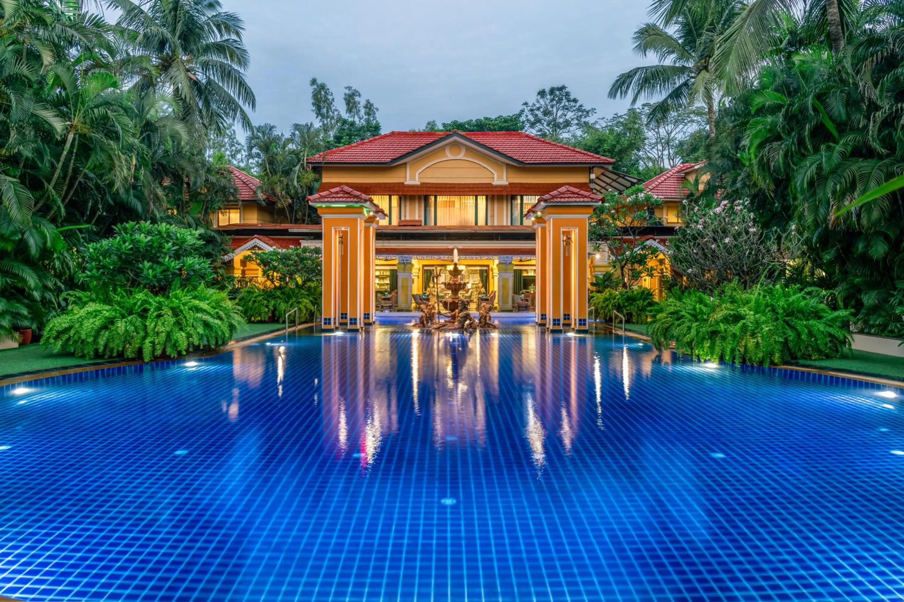 Swimming pool in Mayfair Lagoon