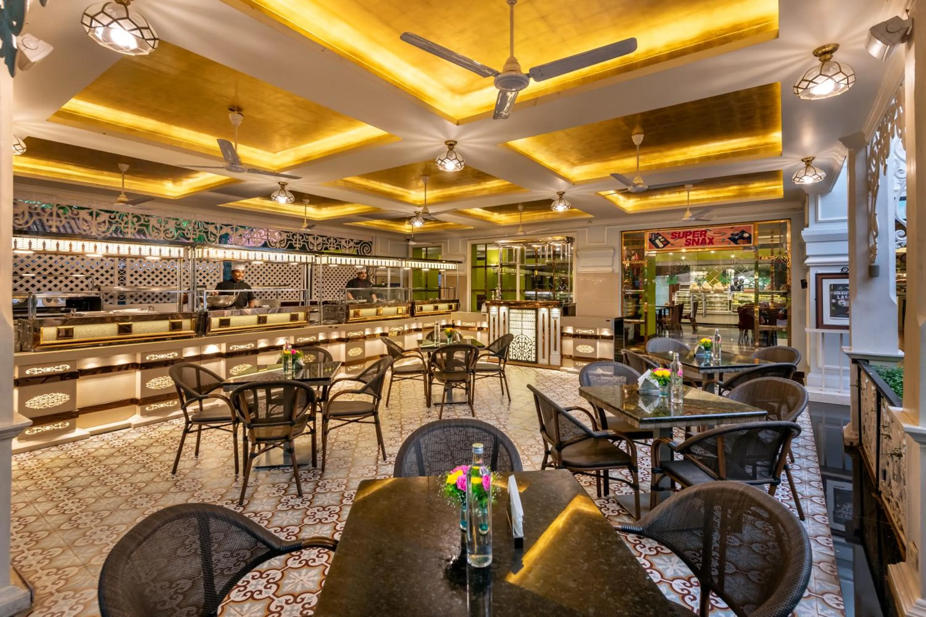 Restaurant/places to eat in Mayfair Lagoon