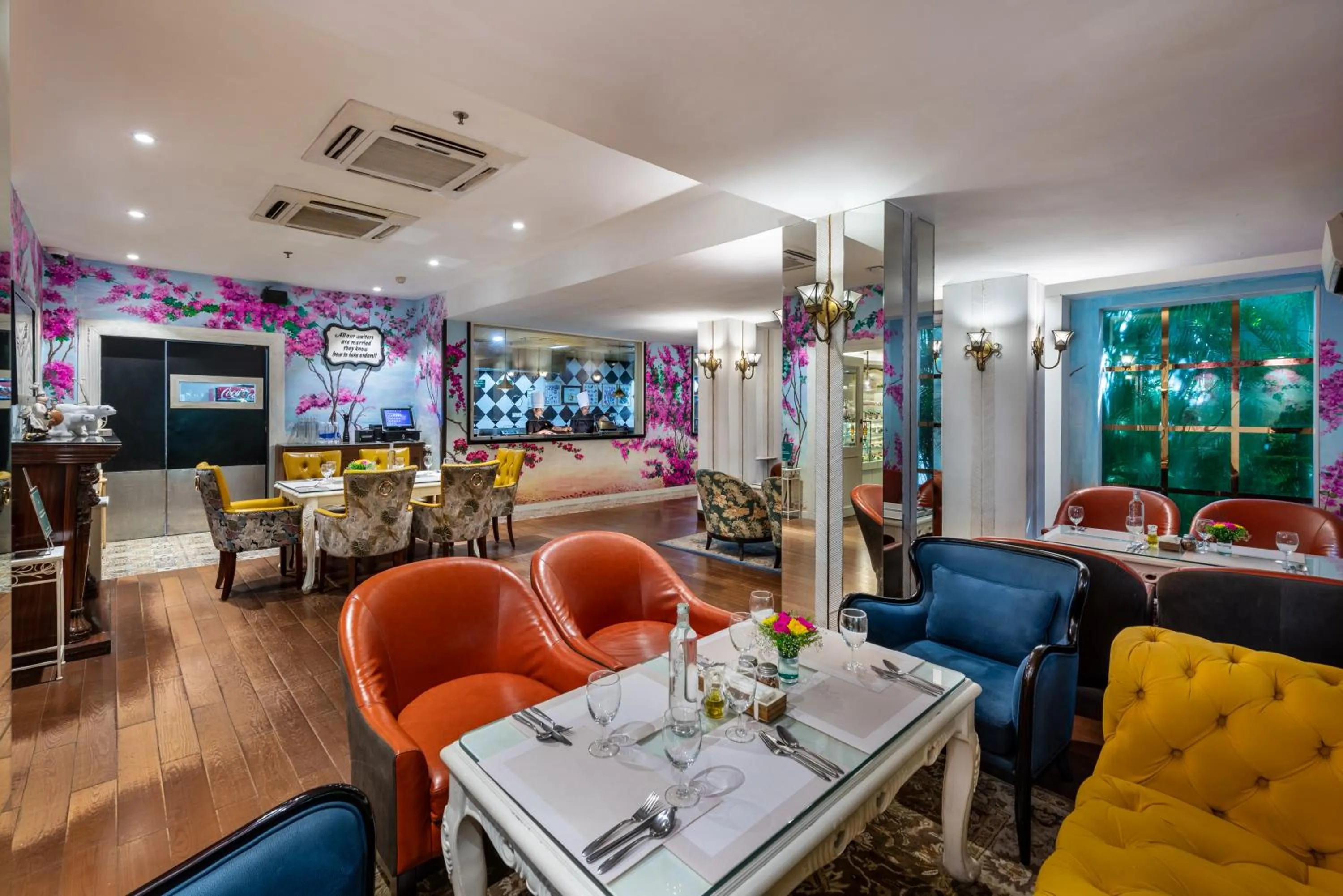 Restaurant/places to eat in Mayfair Lagoon