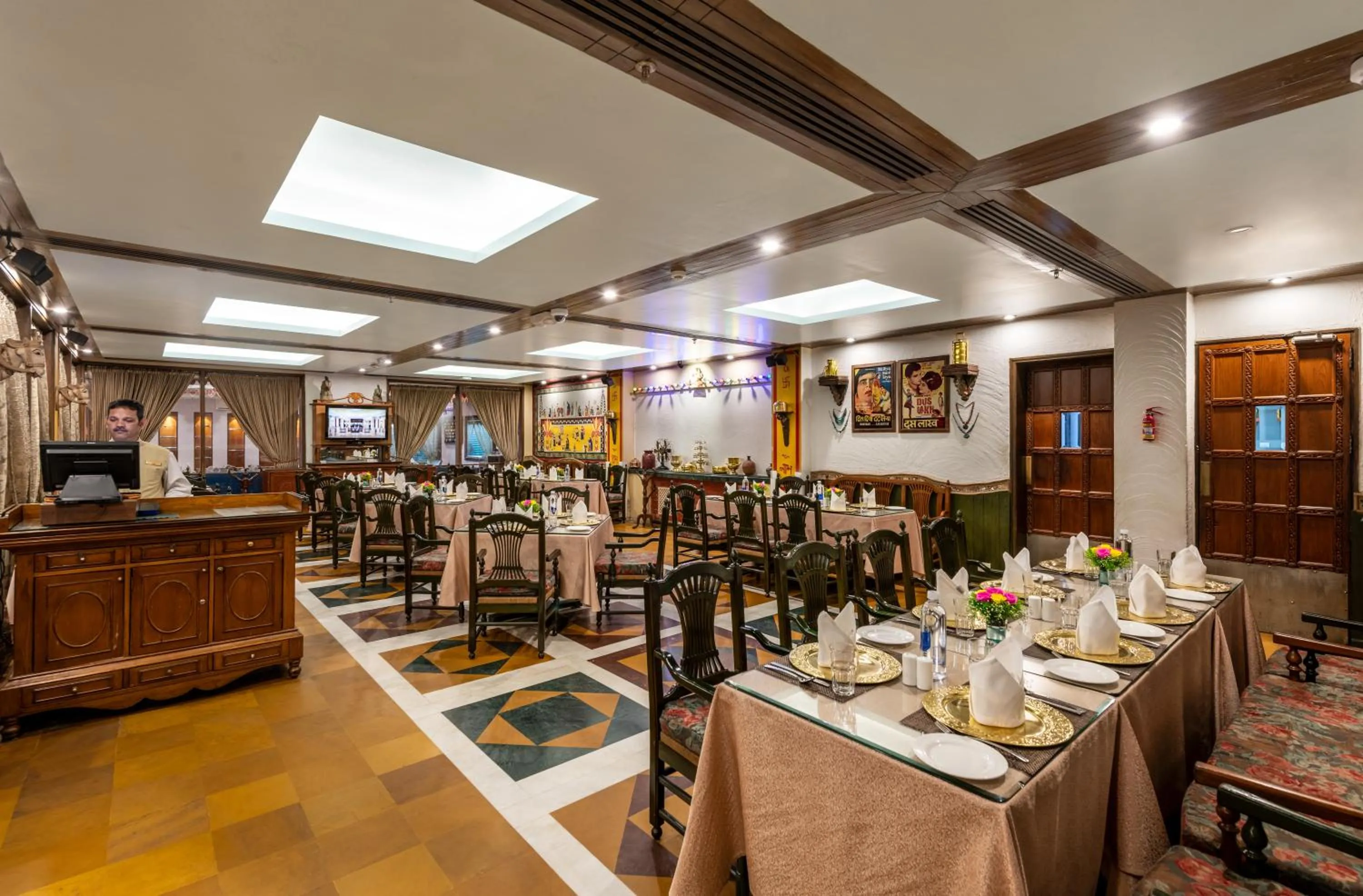 Restaurant/places to eat in Mayfair Lagoon