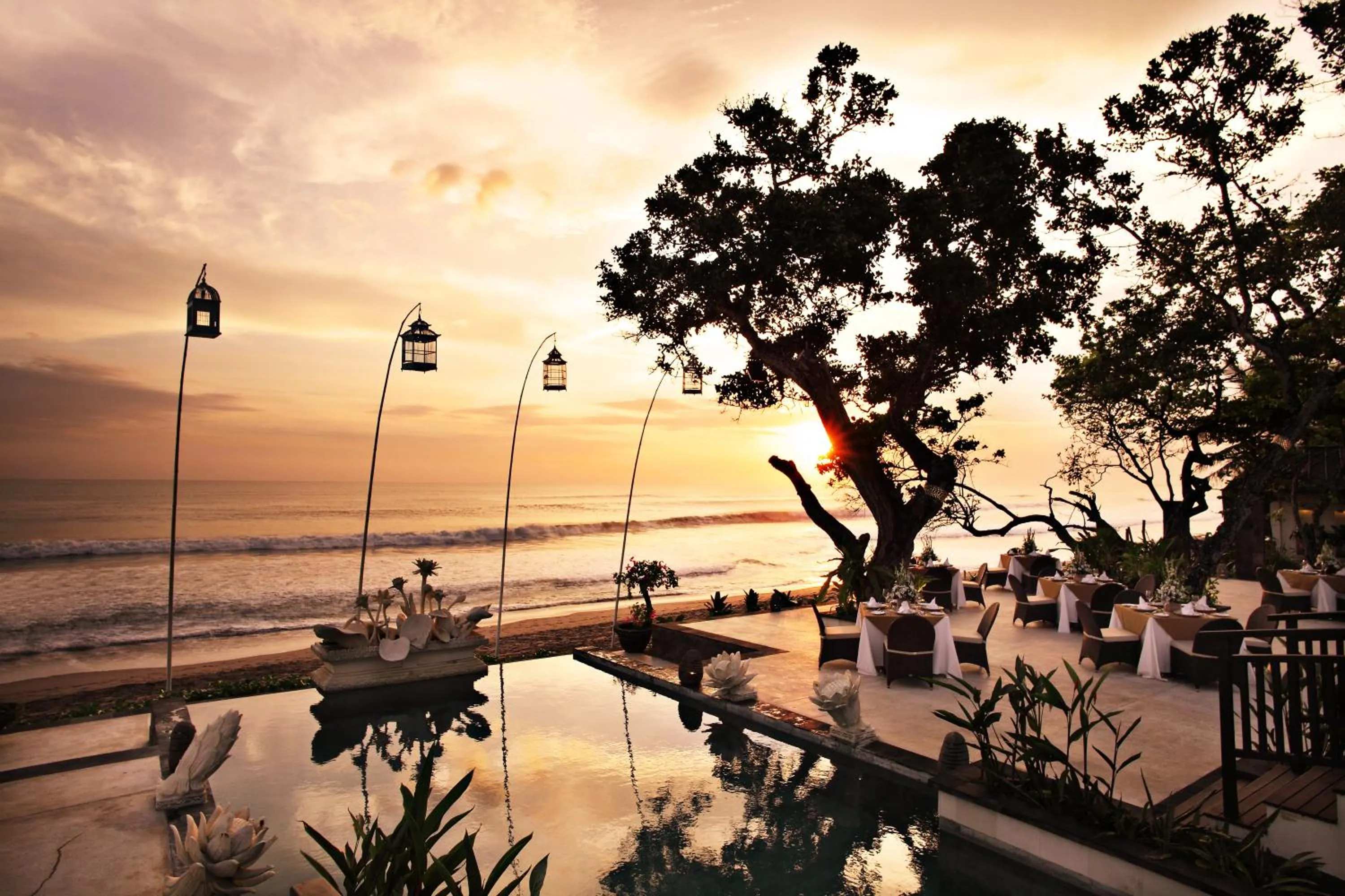 Sunset in The Seminyak Beach Resort & Spa