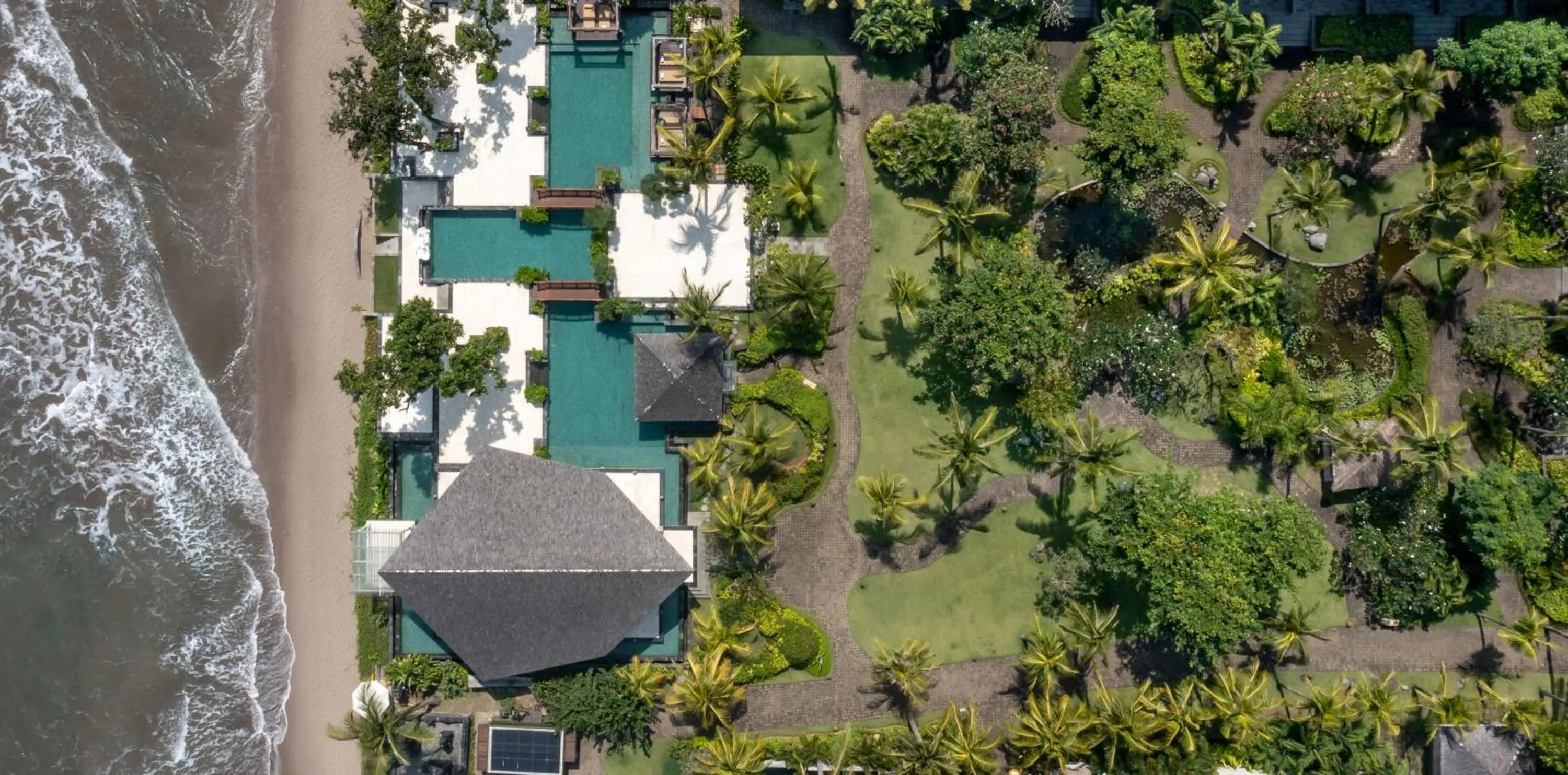 Garden in The Seminyak Beach Resort & Spa