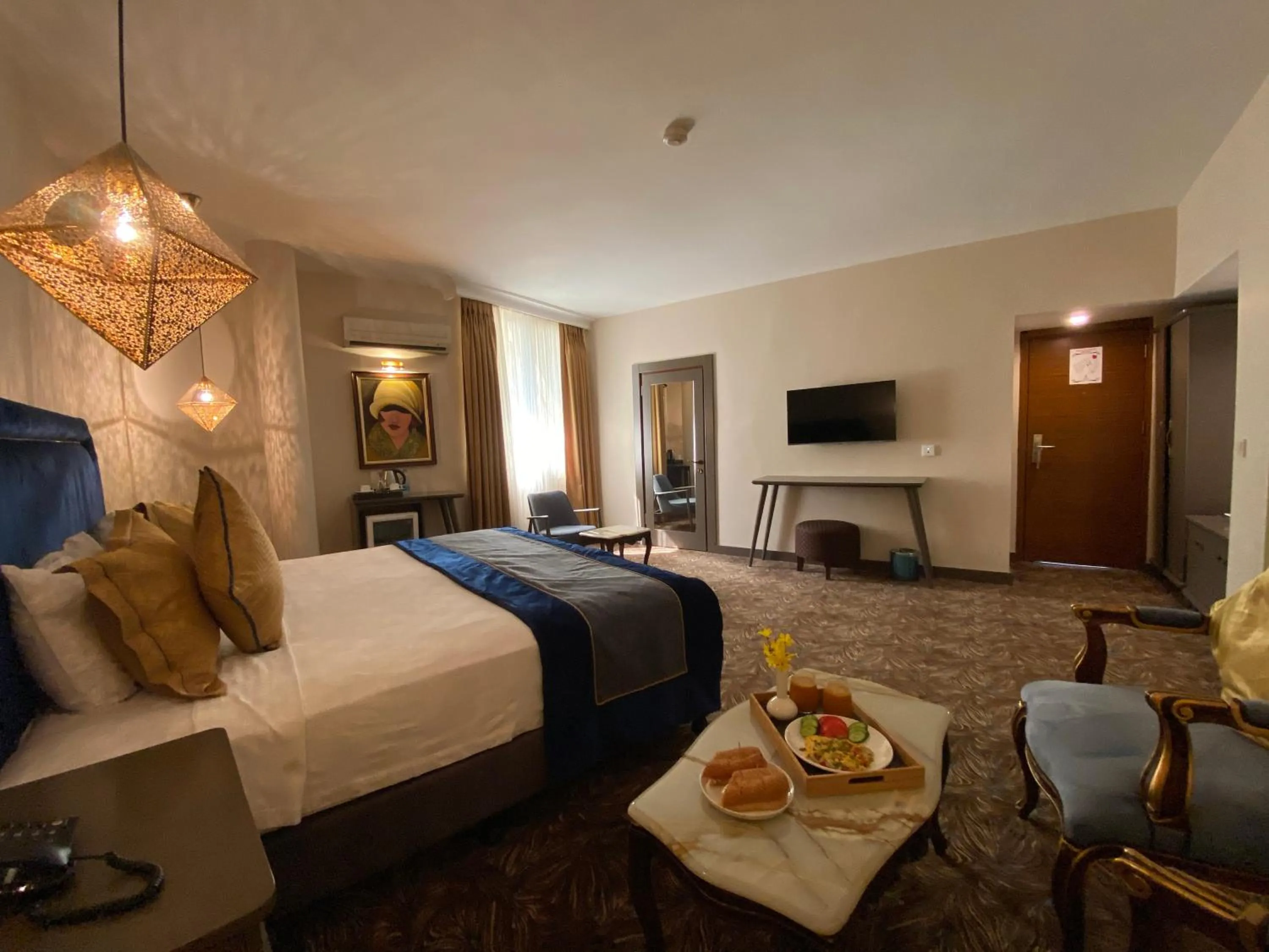 Photo of the whole room, Bed in Nobel Hotel