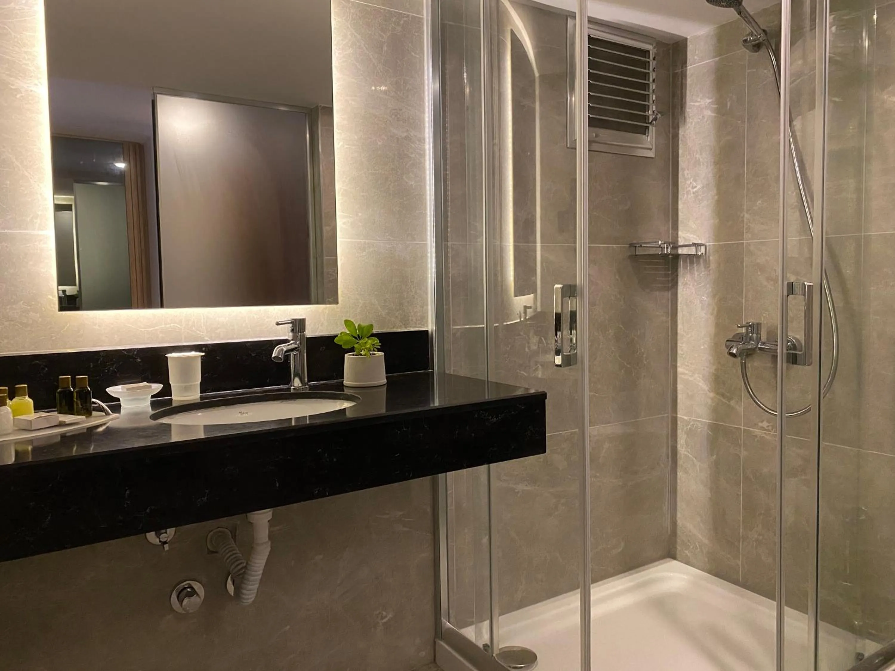 Bathroom in Nobel Hotel