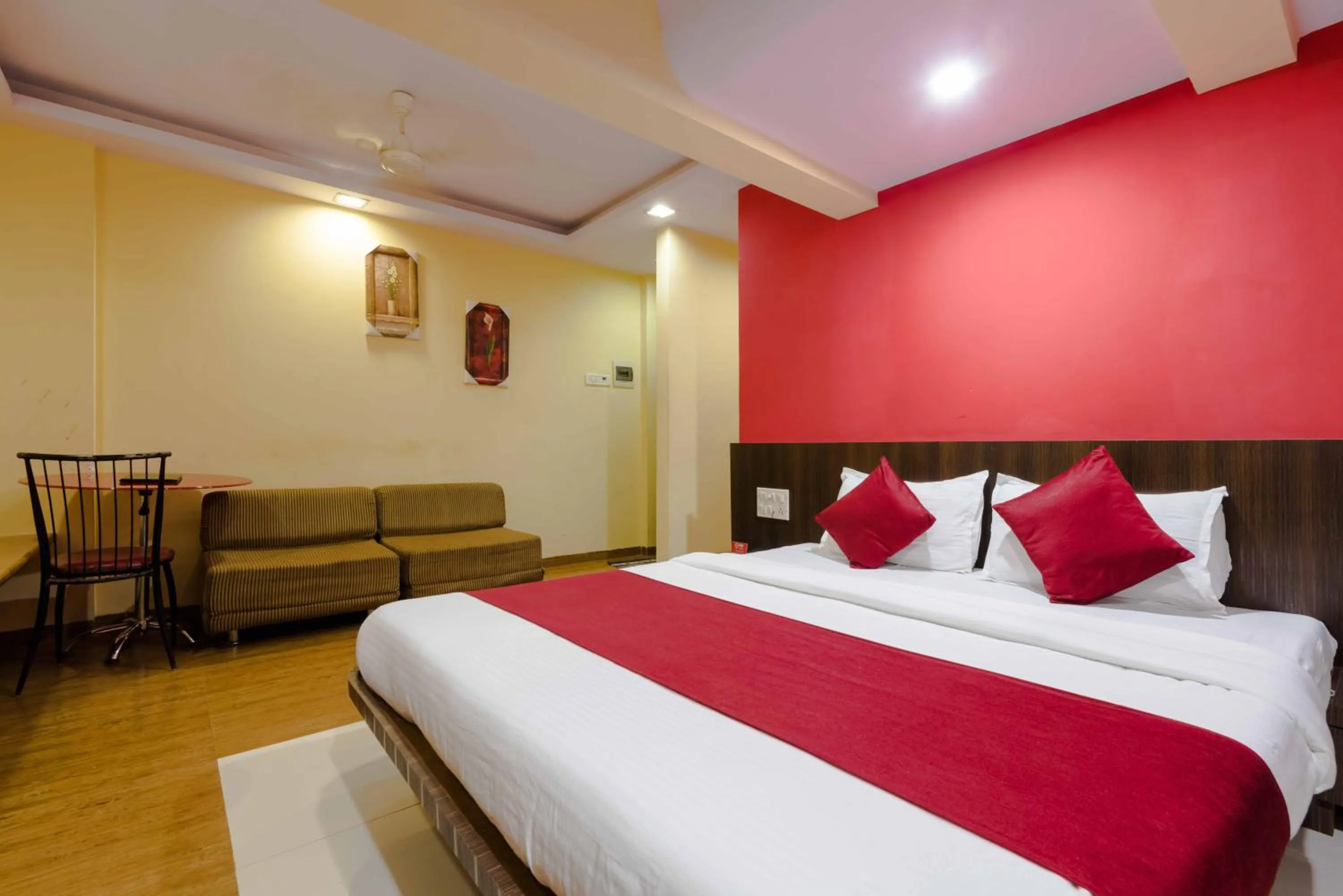 Photo of the whole room, Bed in Hotel Arma Court - Near US Embassy, BKC