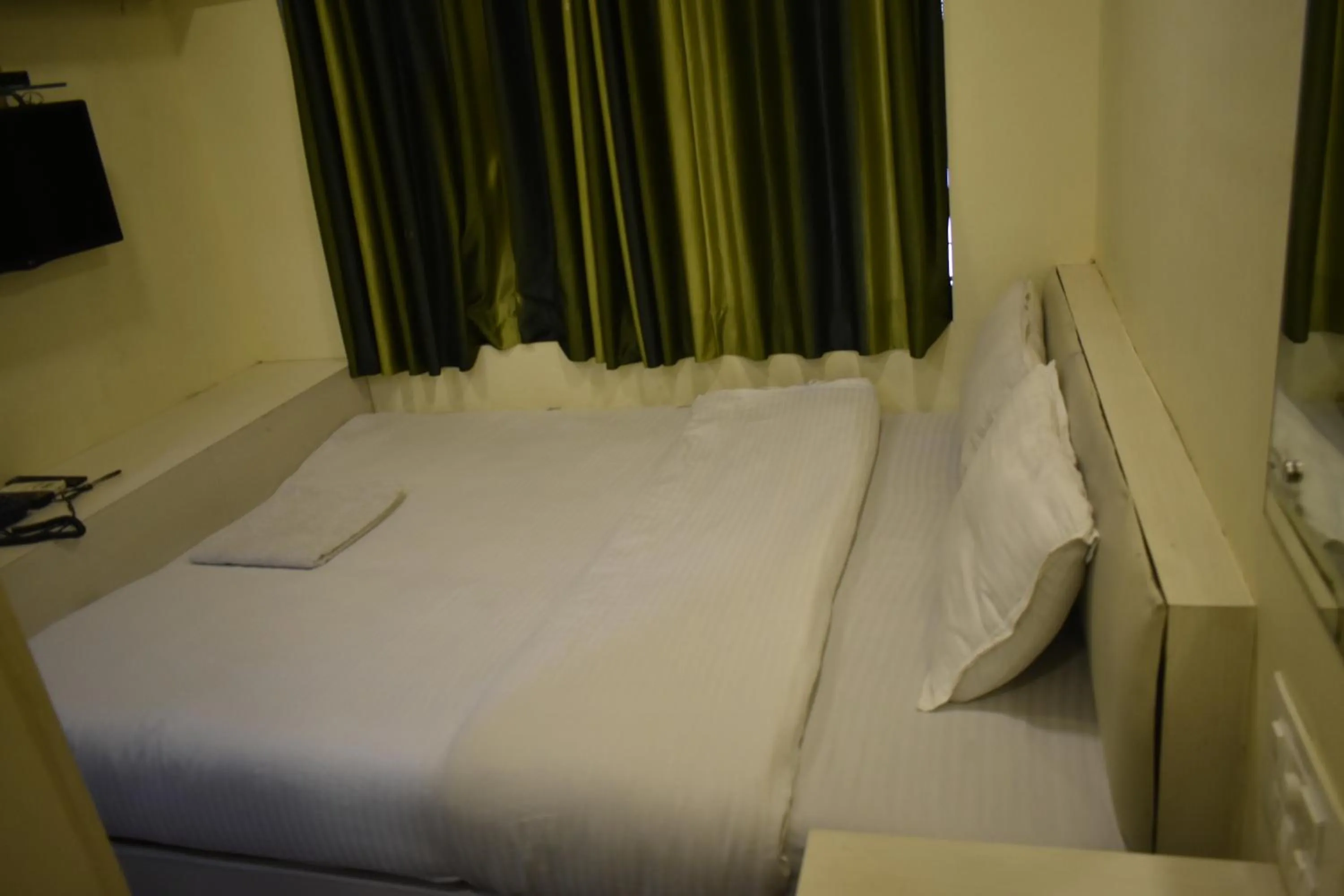Bed in Hotel Arma Court - Near US Embassy, BKC